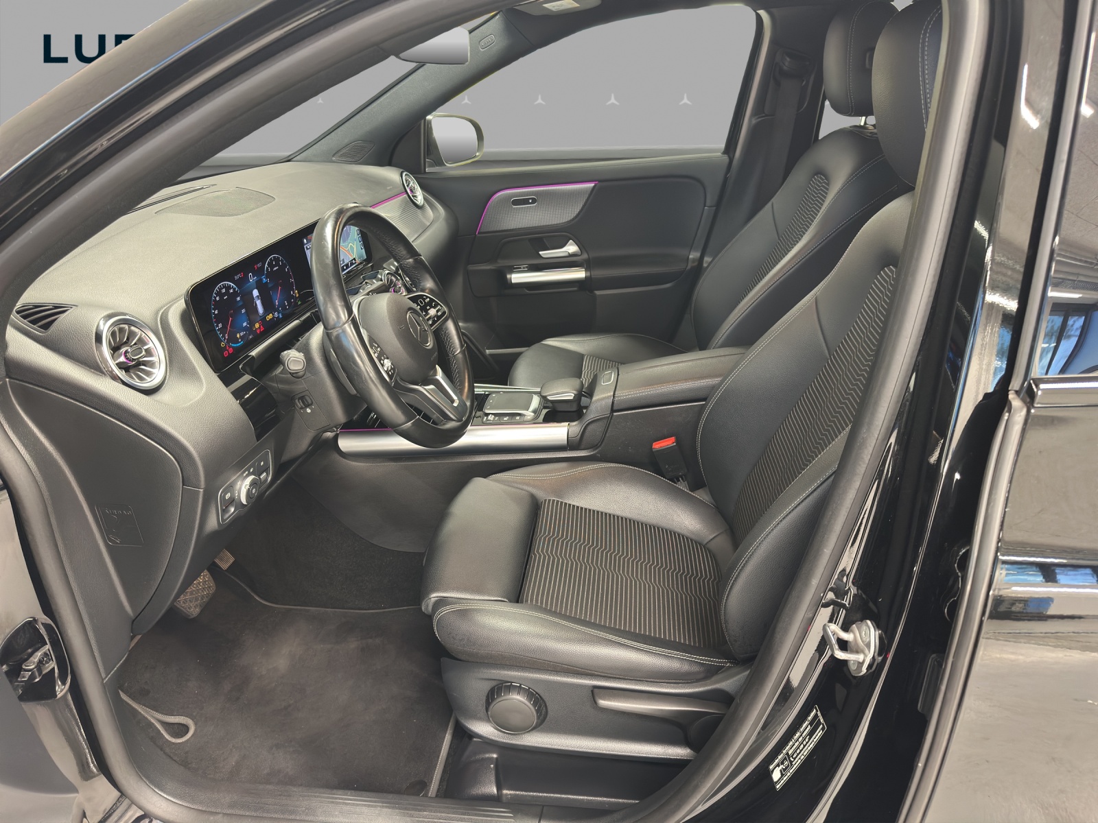 MERCEDES-BENZ GLA 200 Progressive 7G-DCT-image-7