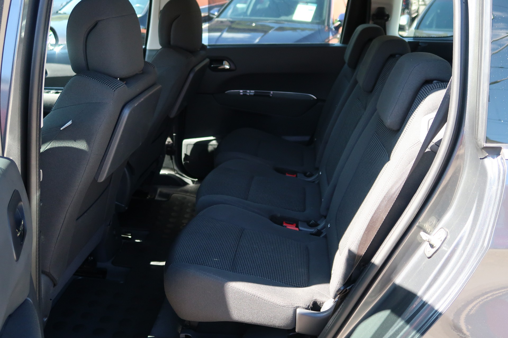 PEUGEOT 5008 1.6 HDI Business-image-8