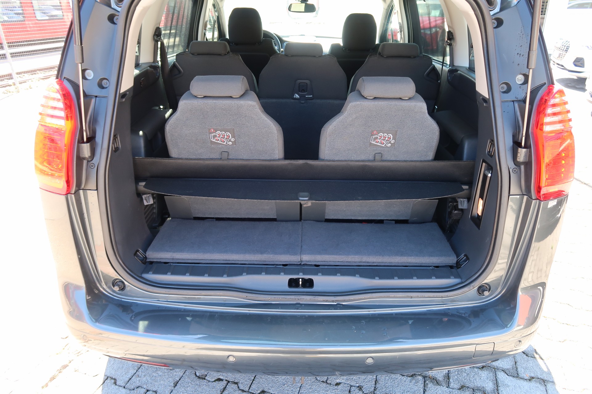 PEUGEOT 5008 1.6 HDI Business-image-20