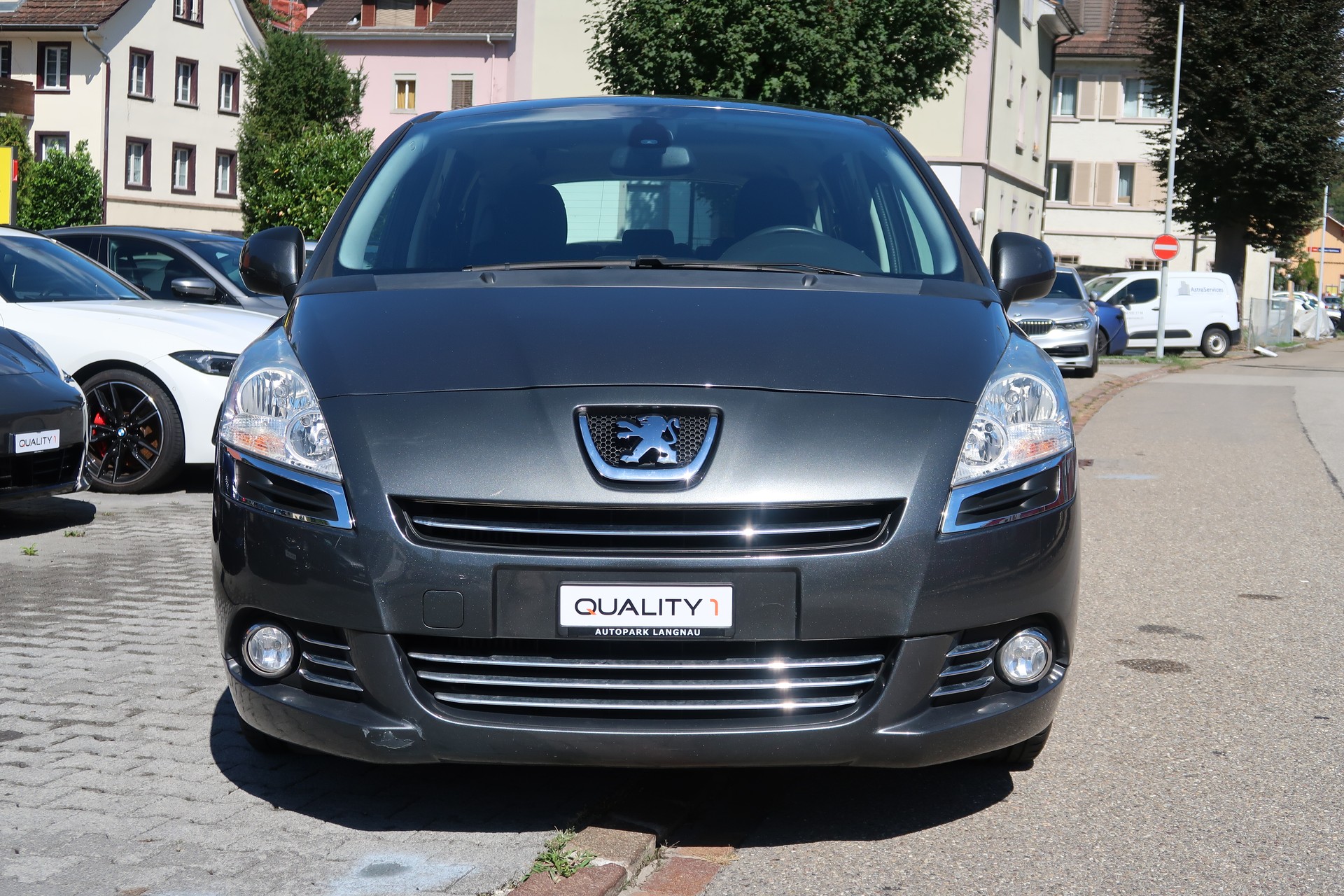 PEUGEOT 5008 1.6 HDI Business-showroom-element-1