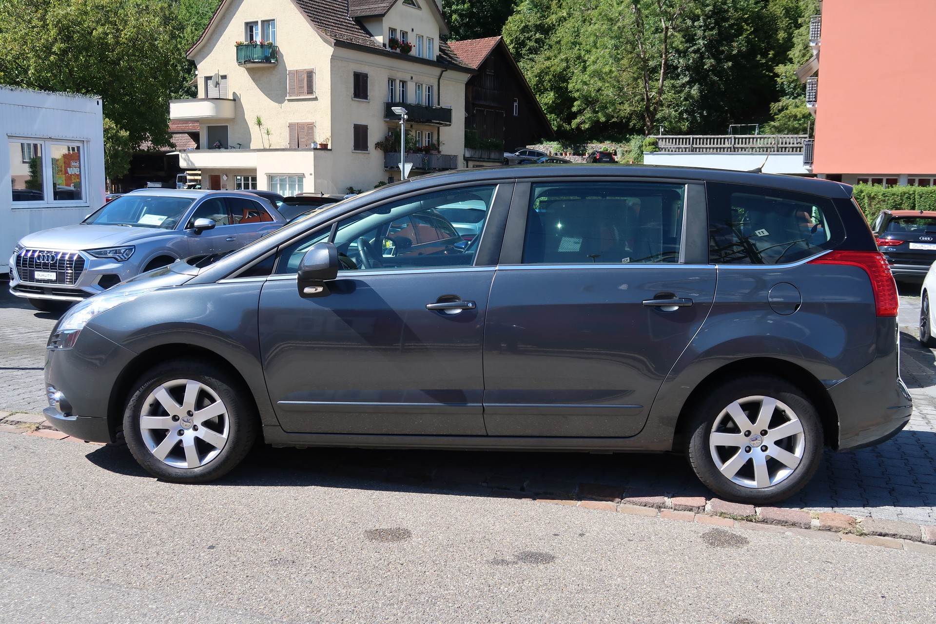 PEUGEOT 5008 1.6 HDI Business-image-6