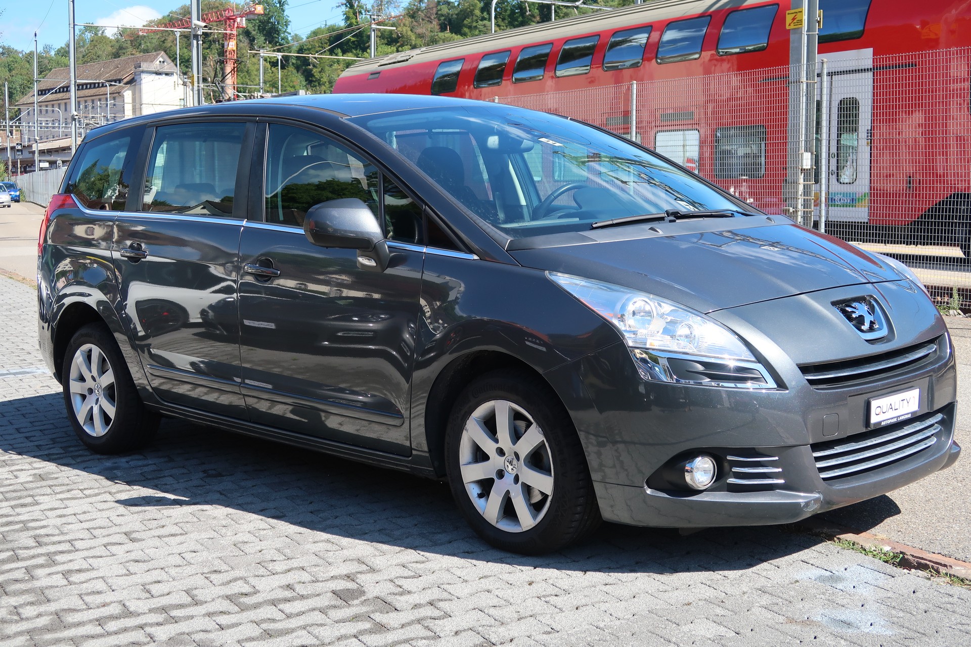 PEUGEOT 5008 1.6 HDI Business-showroom-element-2
