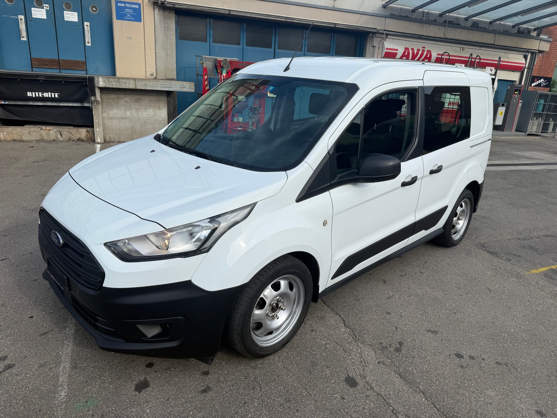 FORD Transit Connect Van T220 DCIV 1.5 EcoBlue Ambiente-image-7