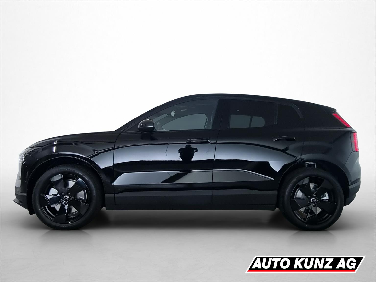 VOLVO EX 30 Twin Motor Performance Plus AWD-showroom-element-2
