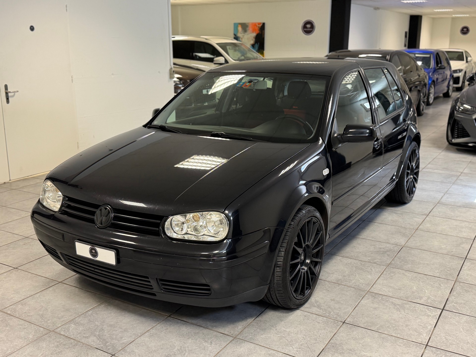 VW Golf 1.8 T GTI-showroom-element-3