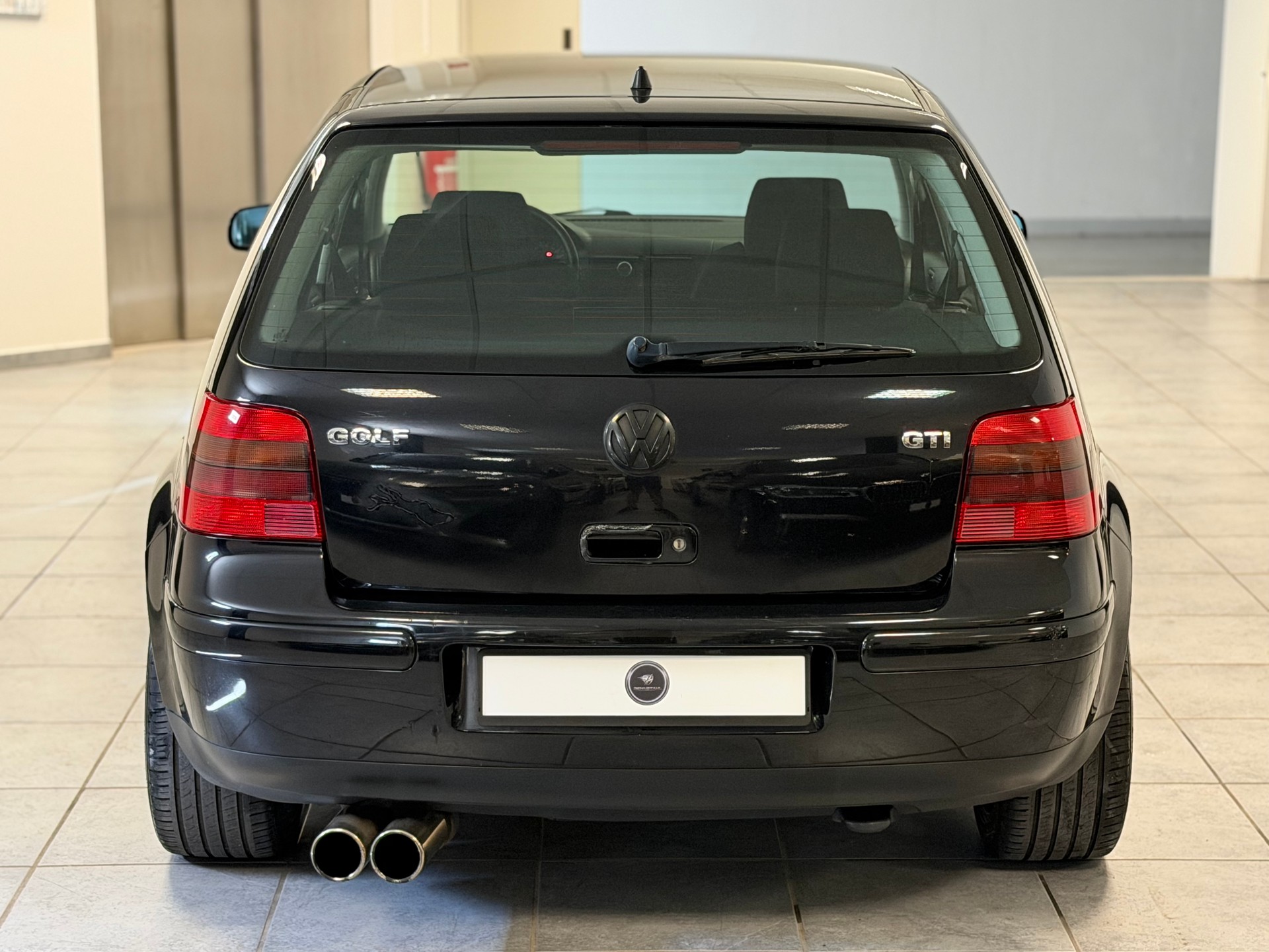VW Golf 1.8 T GTI-image-7