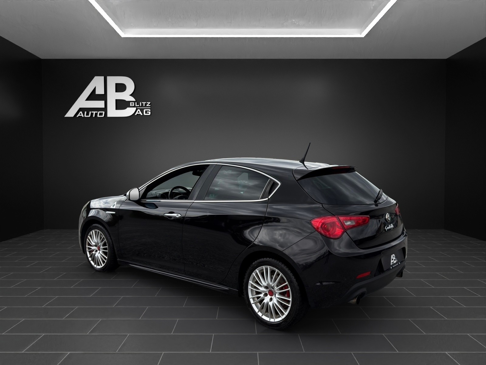 ALFA ROMEO Giulietta 1750 TBi Quadrifoglio Verde mit 235 PS-image-2