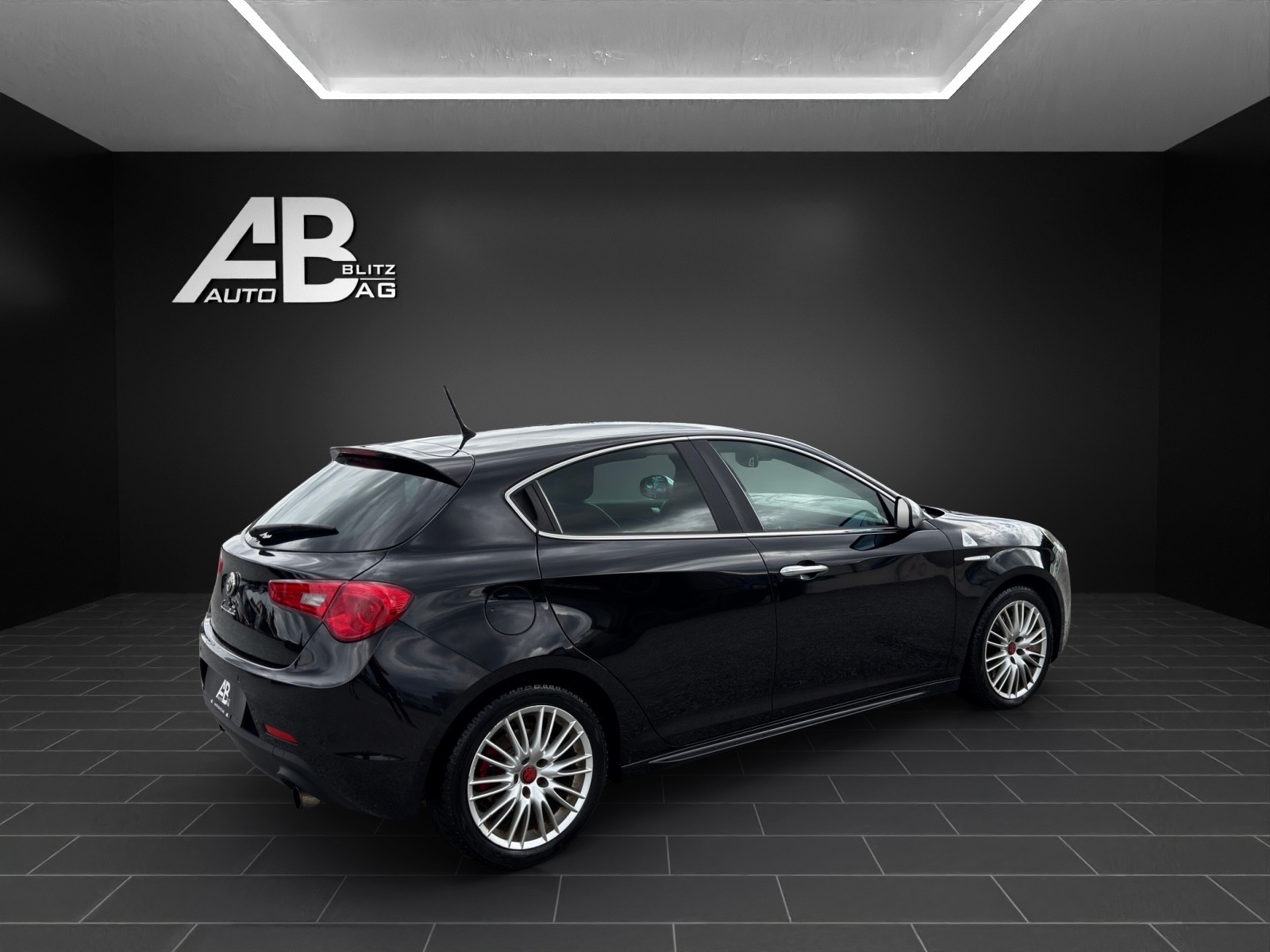ALFA ROMEO Giulietta 1750 TBi Quadrifoglio Verde mit 235 PS-image-4