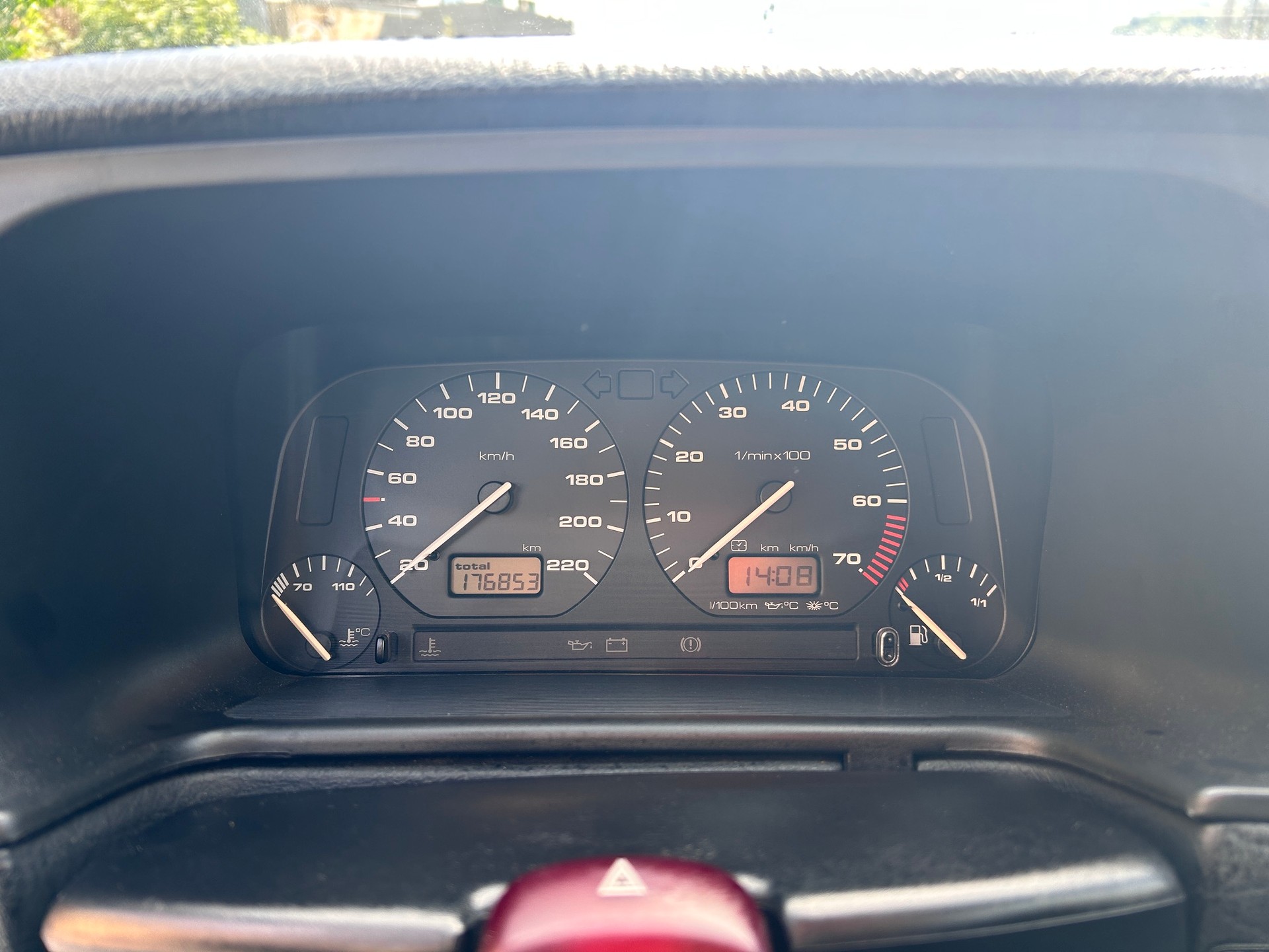 VW Golf Cabriolet 2000 Avantgarde-image-12