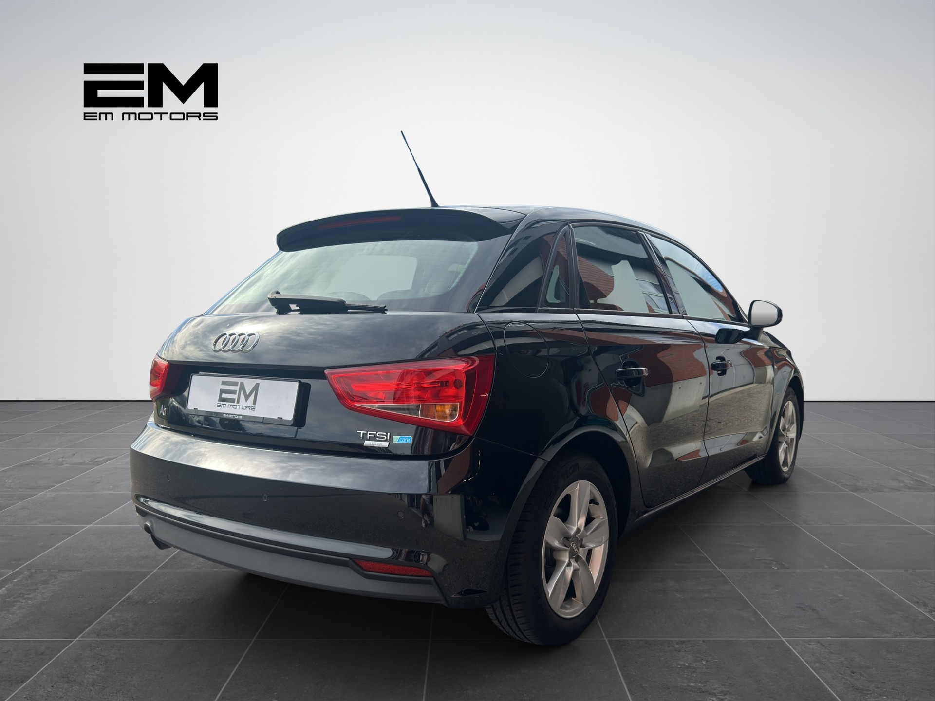 AUDI A1 Sportback 1.0 TFSI-image-3