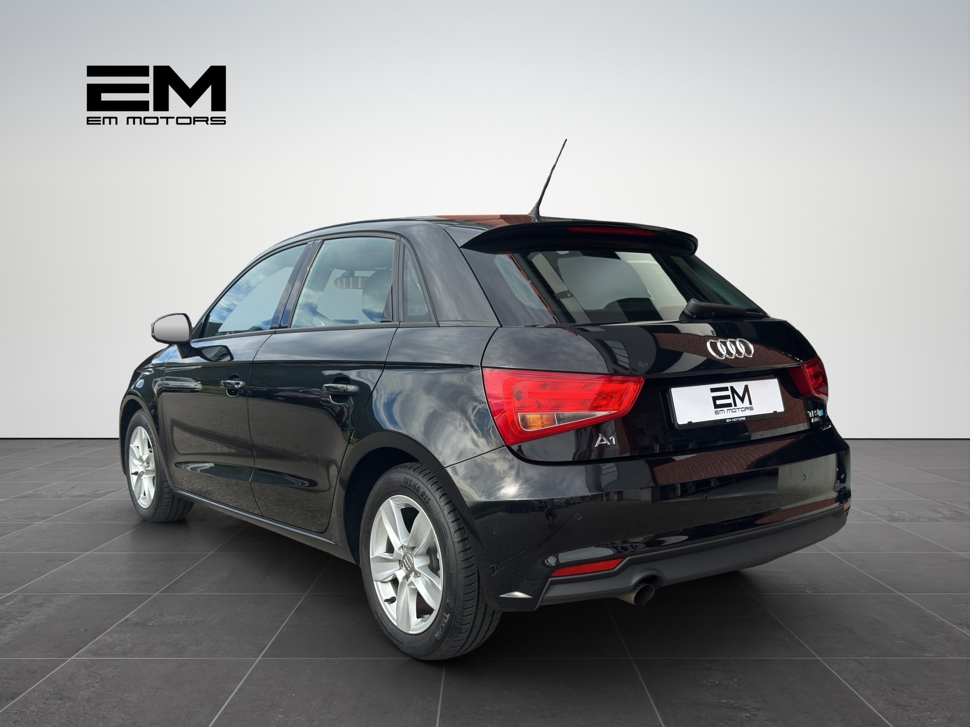 AUDI A1 Sportback 1.0 TFSI-image-2