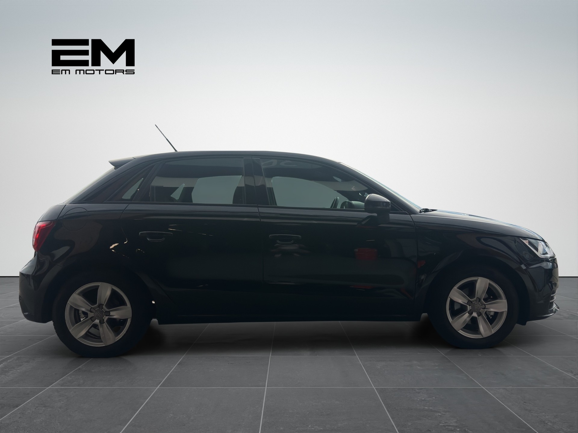 AUDI A1 Sportback 1.0 TFSI-image-4