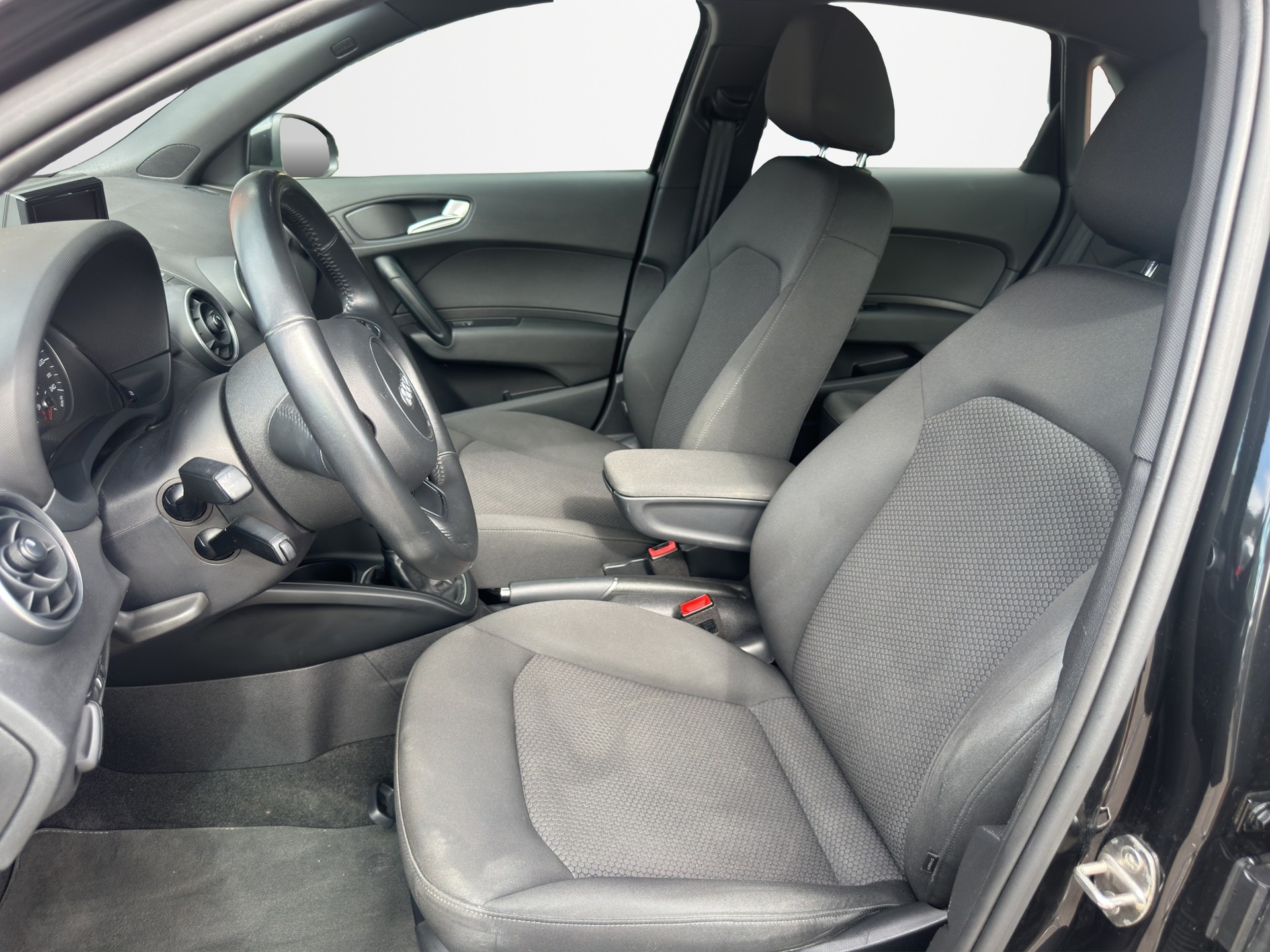 AUDI A1 Sportback 1.0 TFSI-image-8