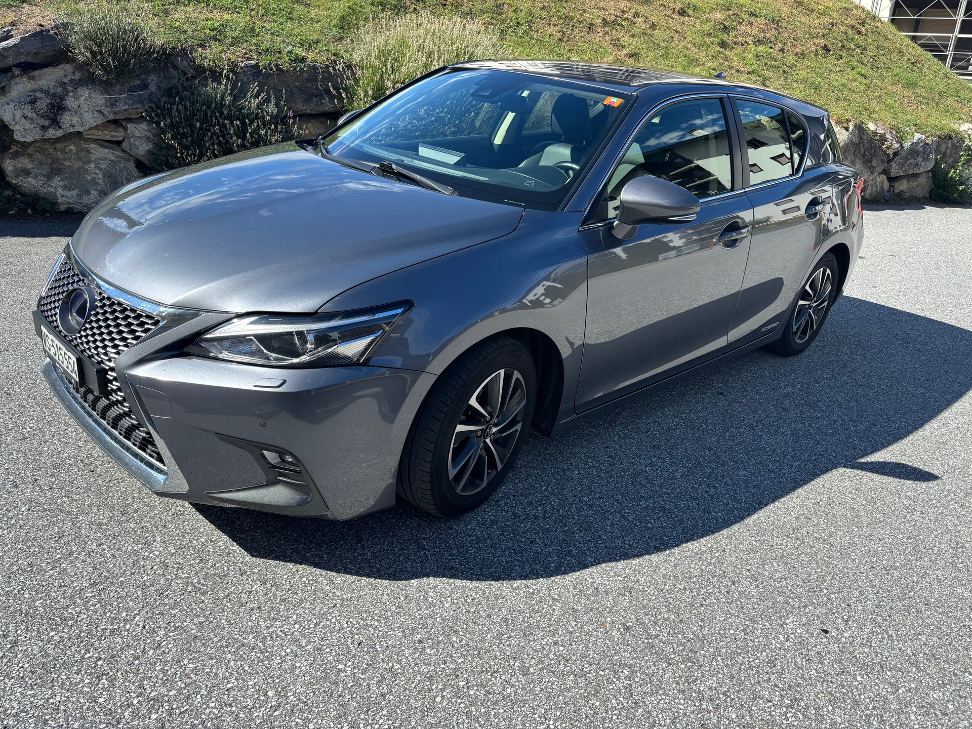 LEXUS 200h Excellence-image-0