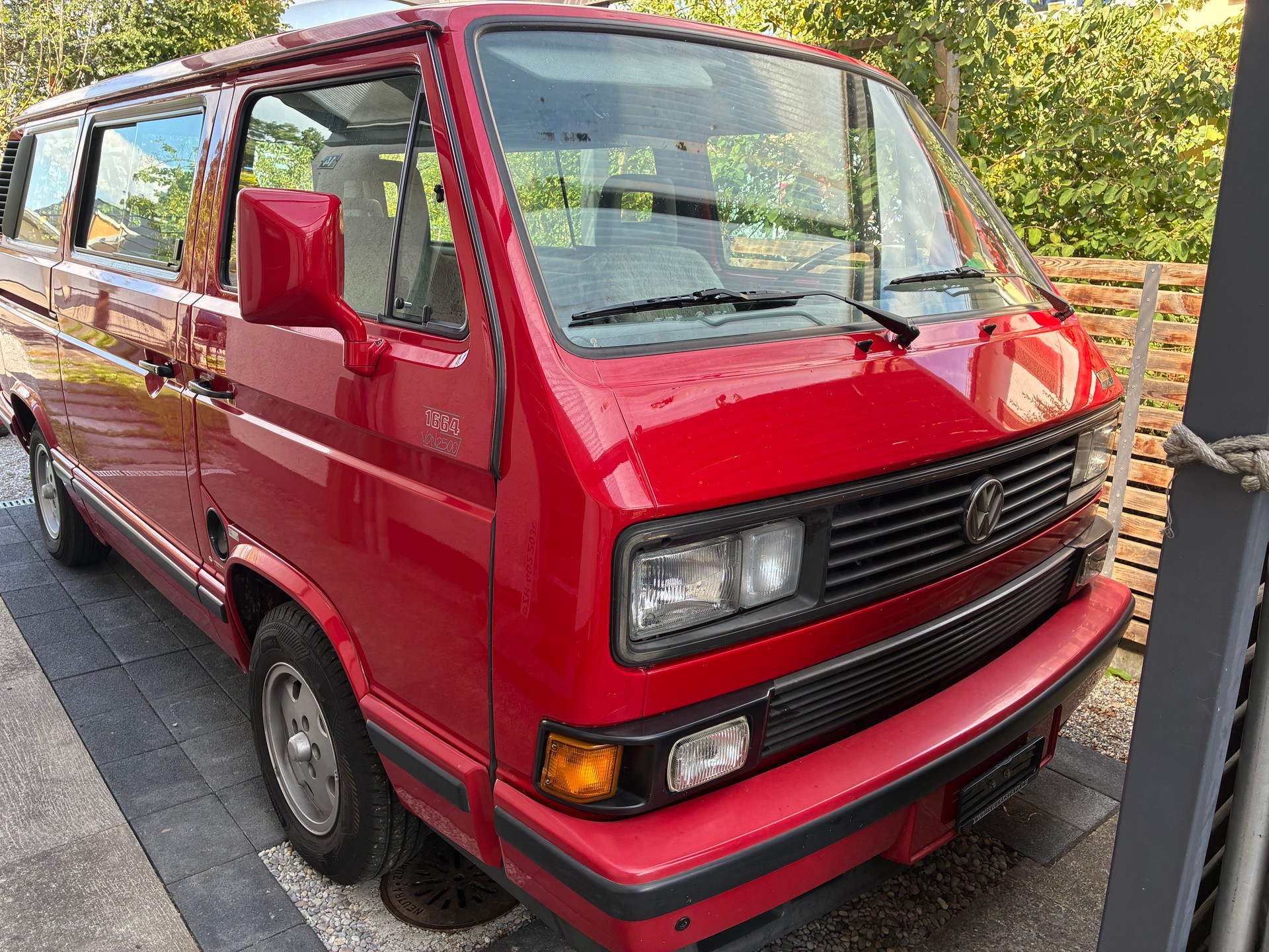 VW Multivan LLE 1664-image-0
