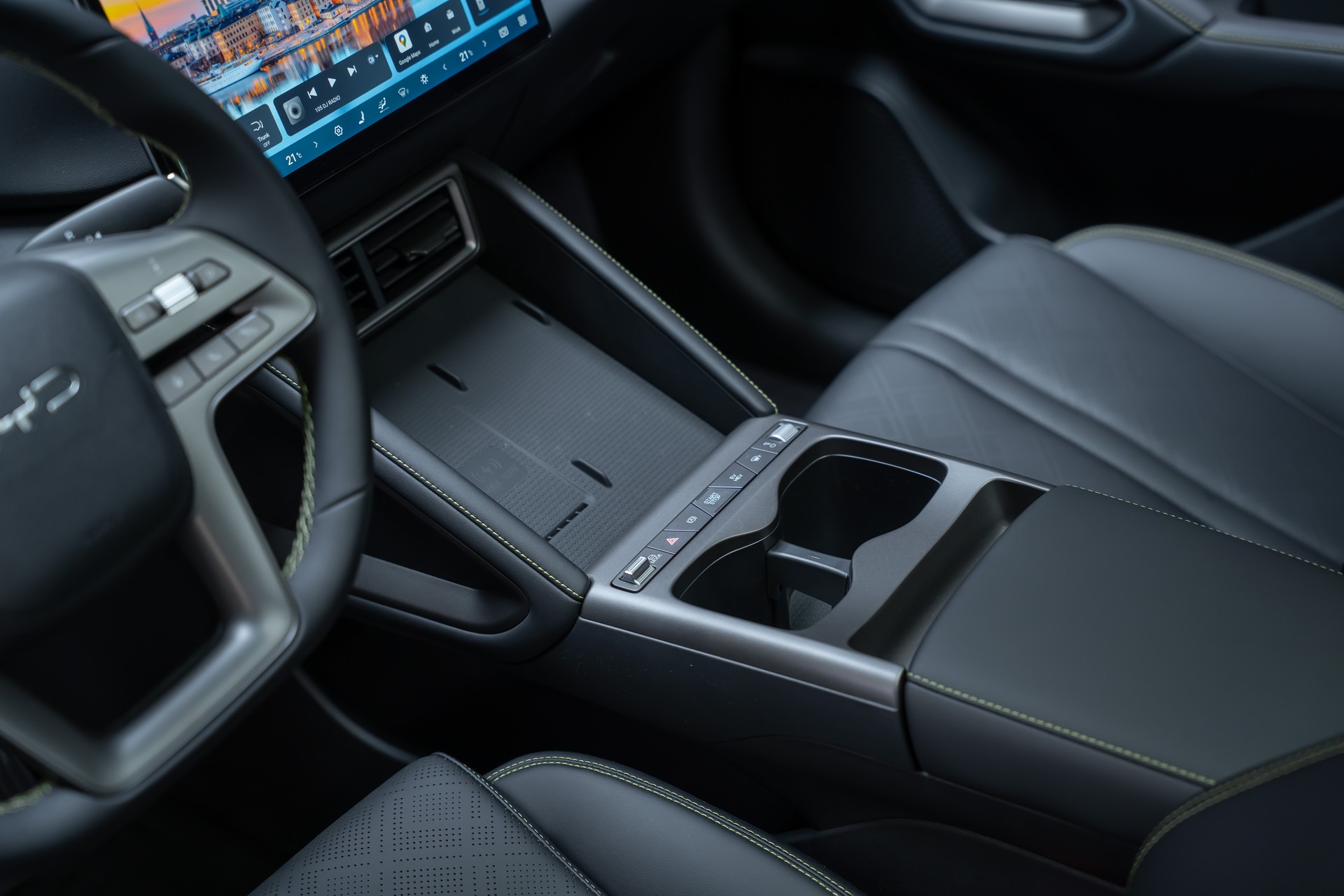 BYD Atto 2 DM-i Boost / Panoramadach / Leder / 360° Kamera-image-24