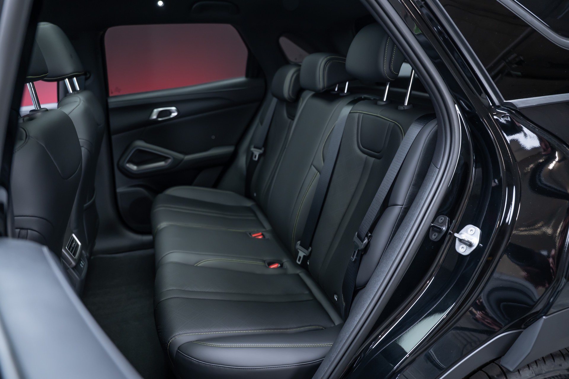 BYD Atto 2 DM-i Boost / Panoramadach / Leder / 360° Kamera-image-21