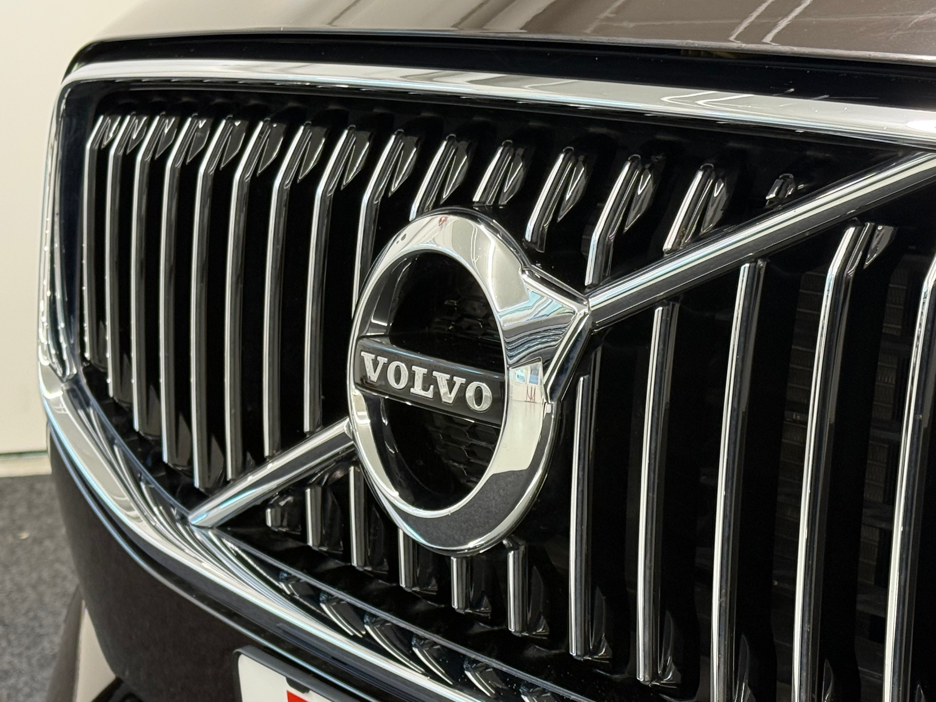 VOLVO XC60 B4 Diesel Mild Hybrid AWD Inscription Geartronic-image-8