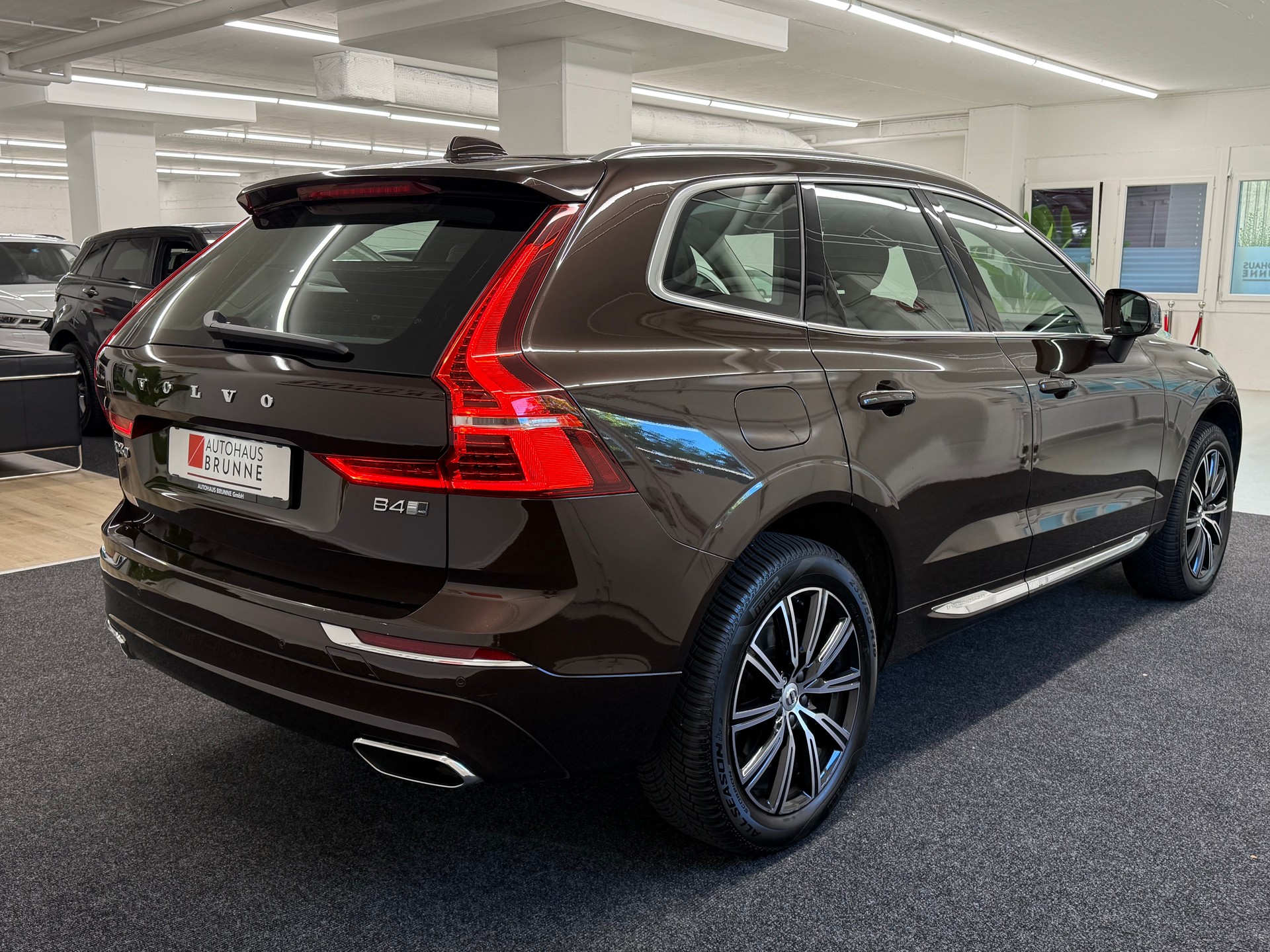 VOLVO XC60 B4 Diesel Mild Hybrid AWD Inscription Geartronic-image-3