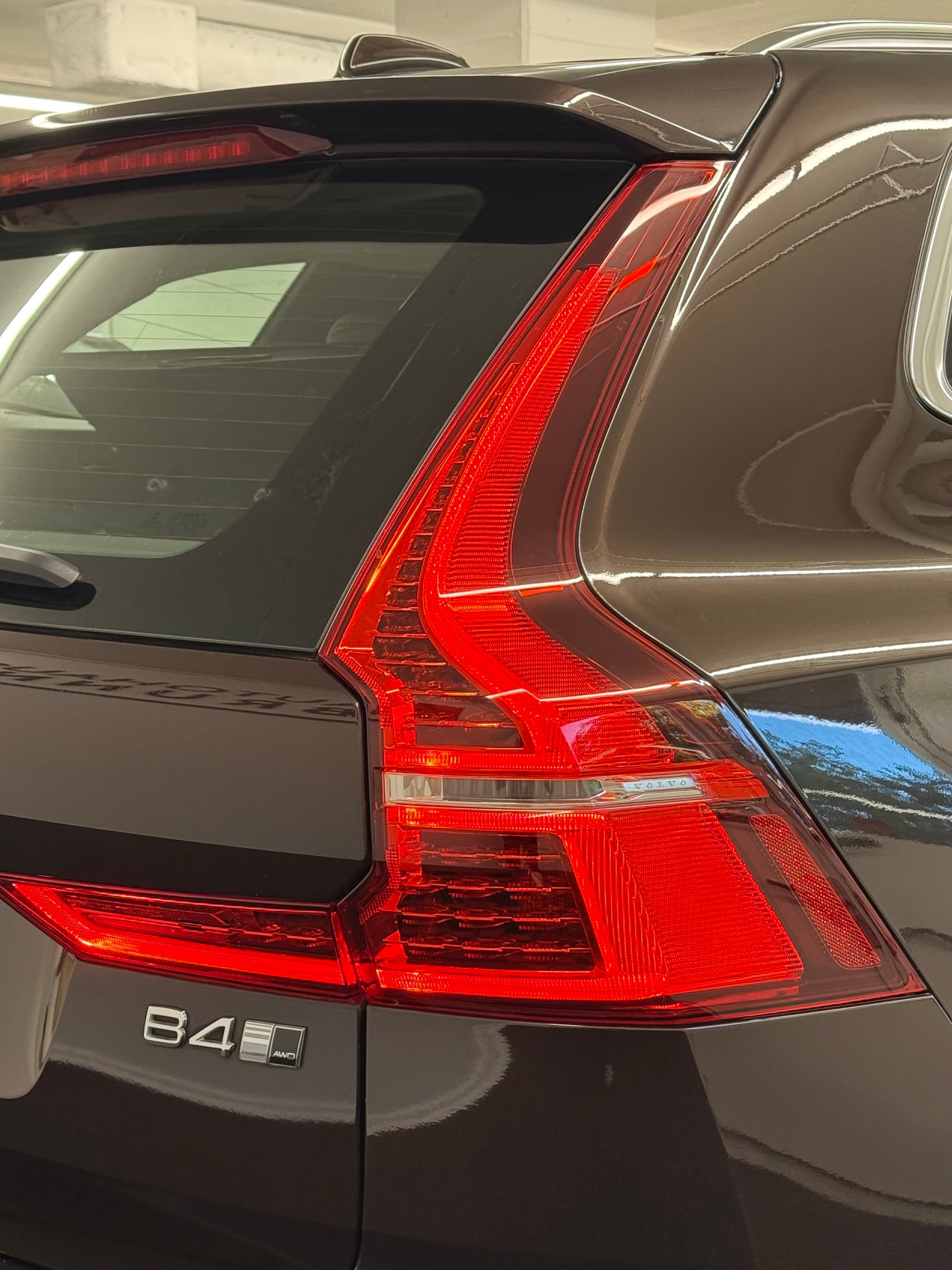 VOLVO XC60 B4 Diesel Mild Hybrid AWD Inscription Geartronic-image-11