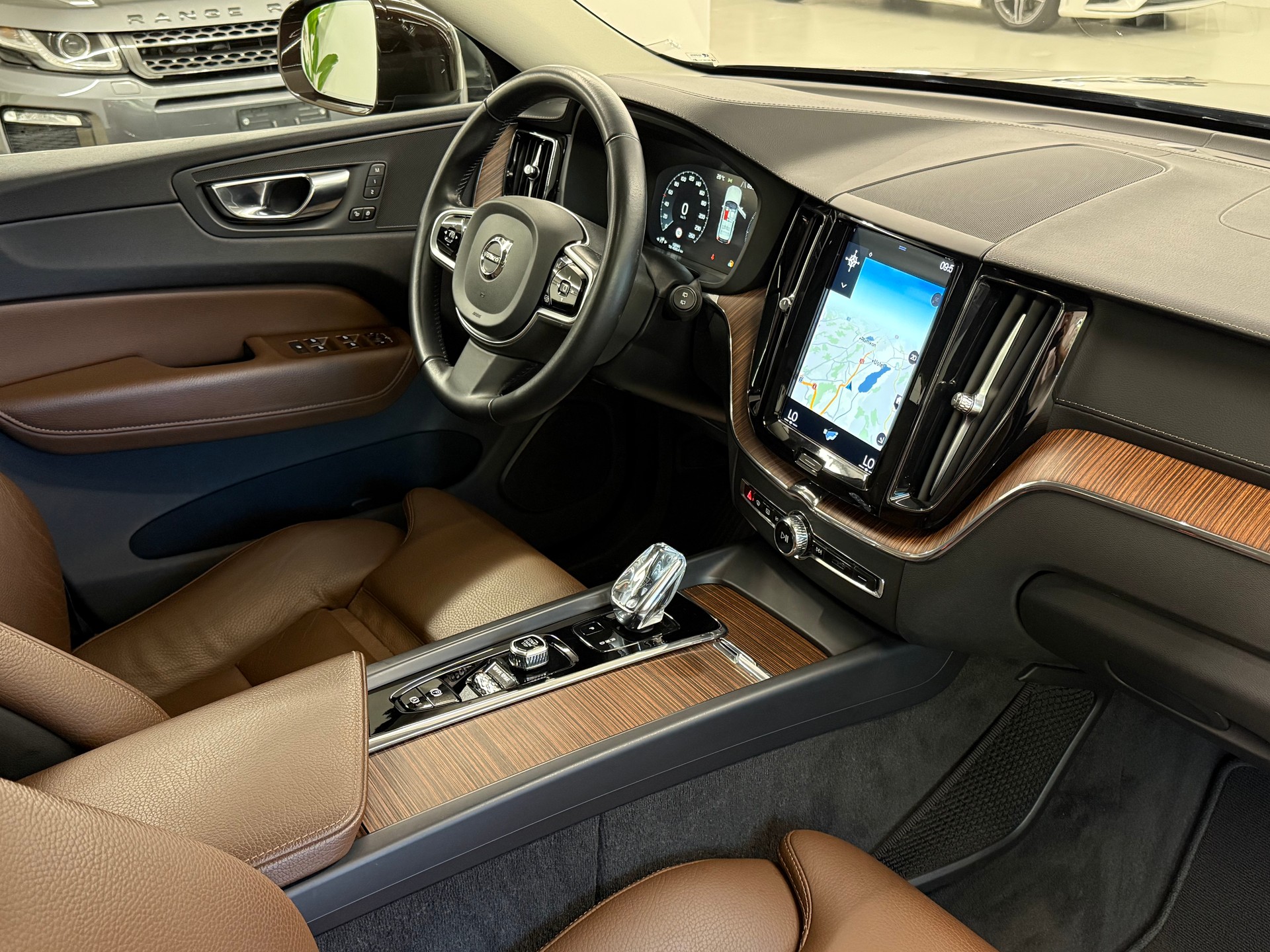 VOLVO XC60 B4 Diesel Mild Hybrid AWD Inscription Geartronic-image-22