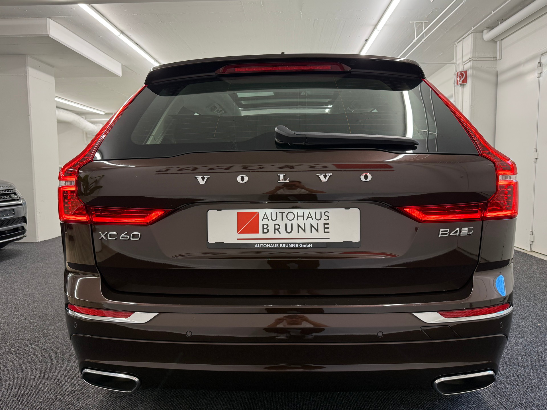 VOLVO XC60 B4 Diesel Mild Hybrid AWD Inscription Geartronic-image-5