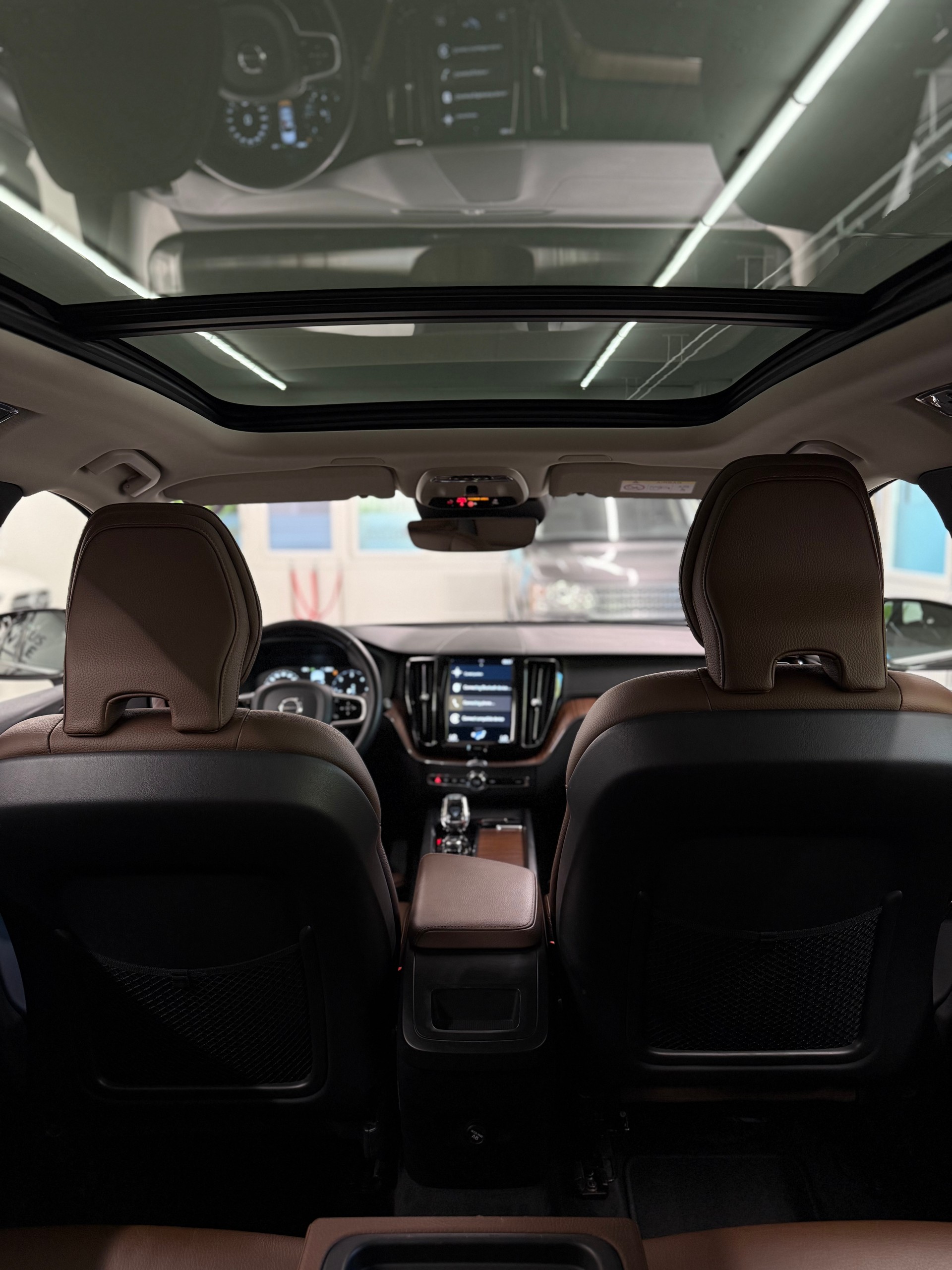 VOLVO XC60 B4 Diesel Mild Hybrid AWD Inscription Geartronic-image-17