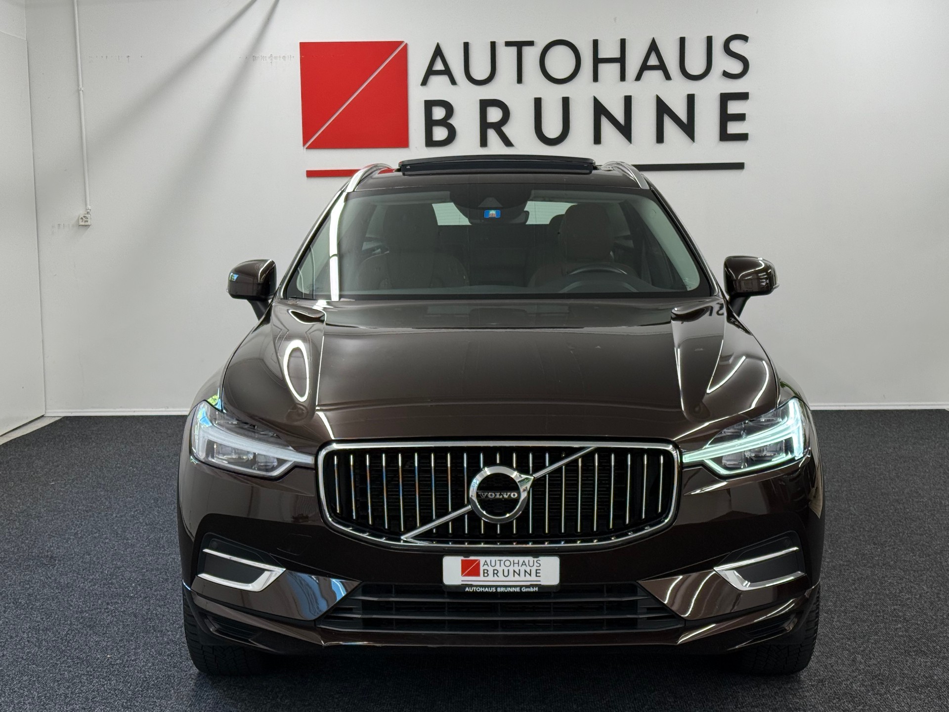 VOLVO XC60 B4 Diesel Mild Hybrid AWD Inscription Geartronic-image-1