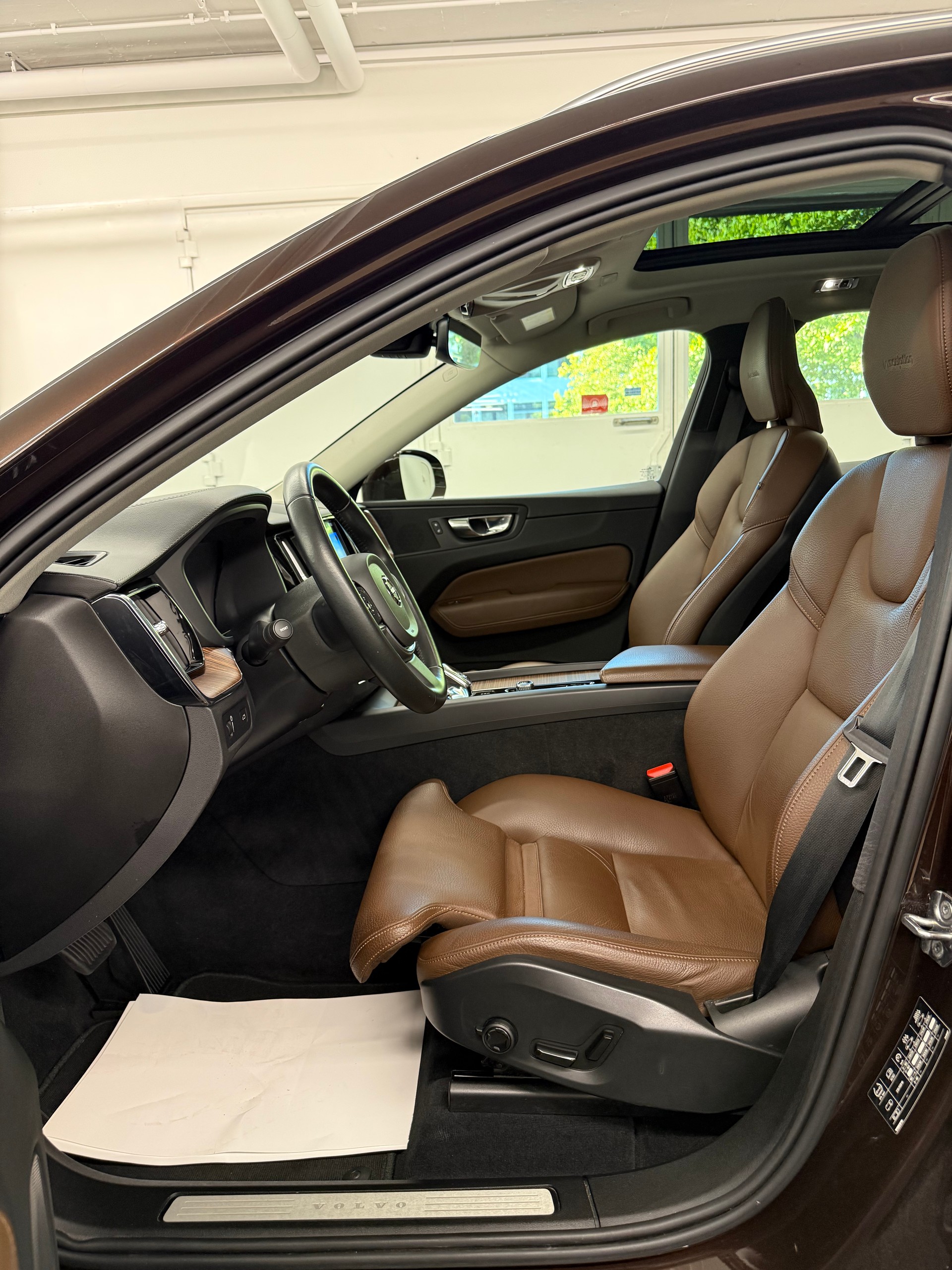 VOLVO XC60 B4 Diesel Mild Hybrid AWD Inscription Geartronic-image-19