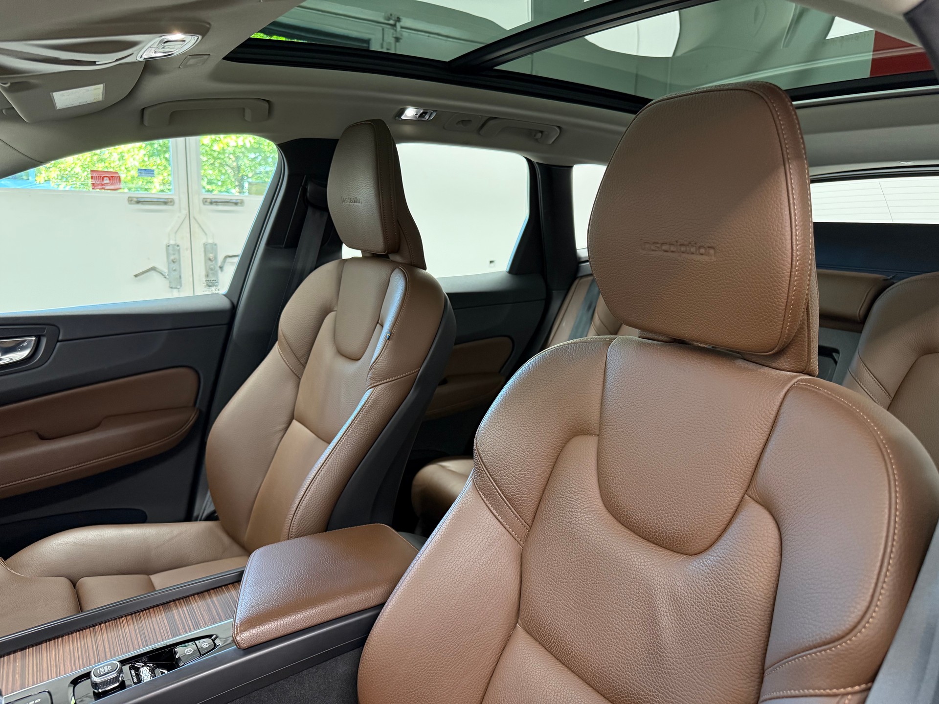VOLVO XC60 B4 Diesel Mild Hybrid AWD Inscription Geartronic-image-20