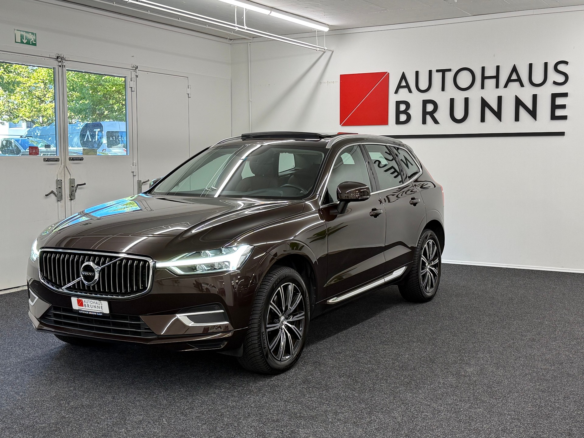 VOLVO XC60 B4 Diesel Mild Hybrid AWD Inscription Geartronic-image-0