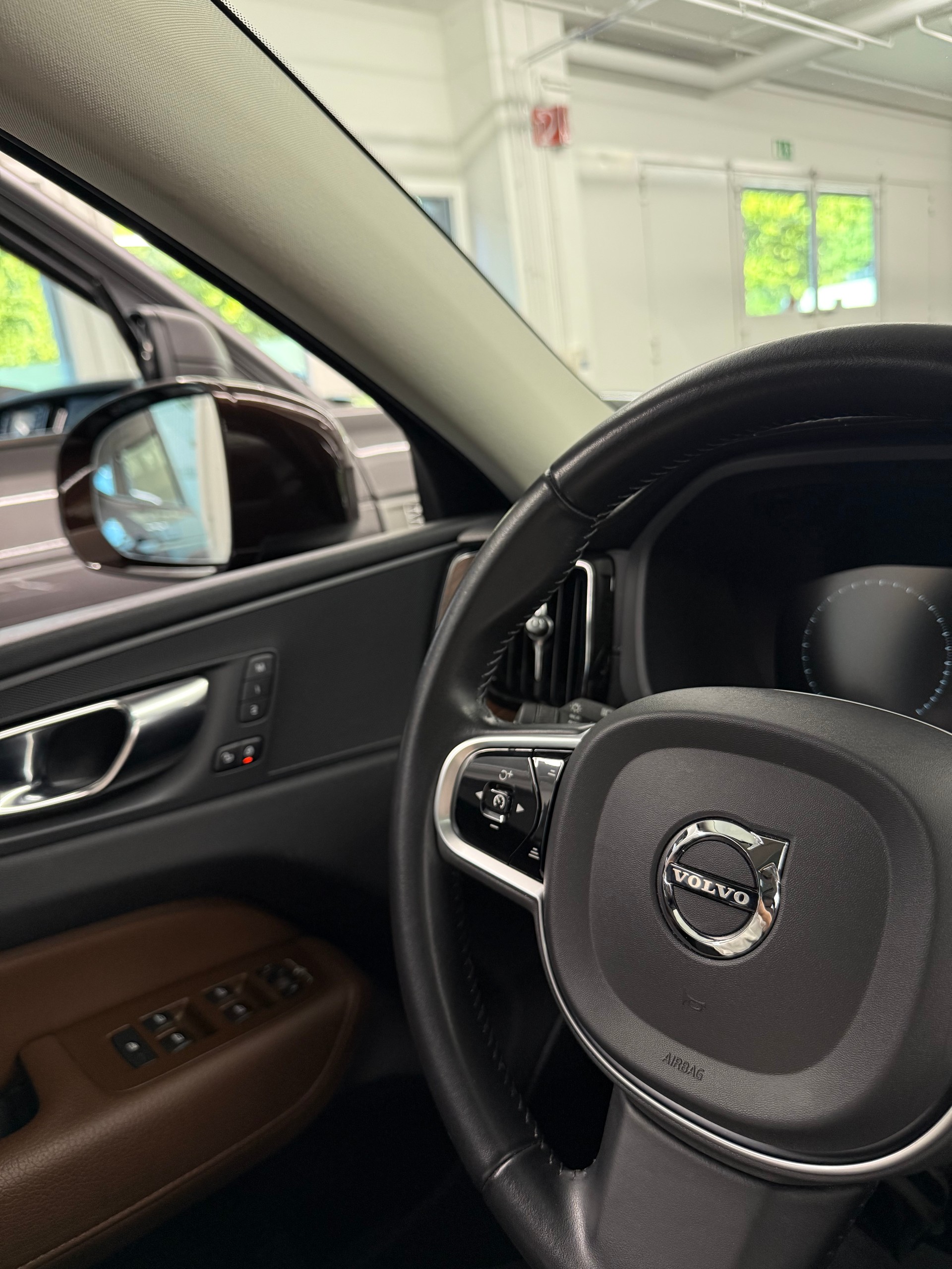 VOLVO XC60 B4 Diesel Mild Hybrid AWD Inscription Geartronic-image-28