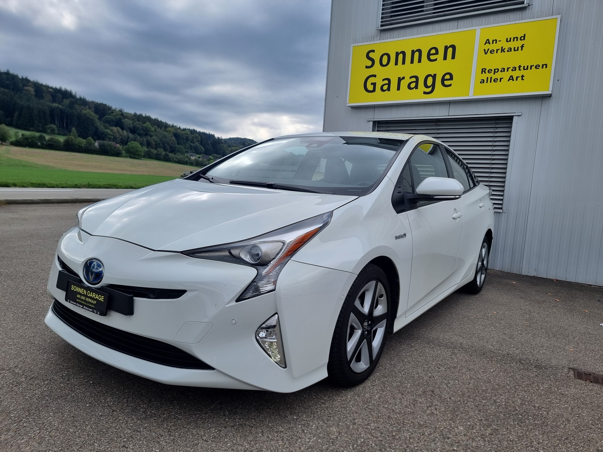 TOYOTA Prius 1.8 VVT-i HSD Sol-image-0