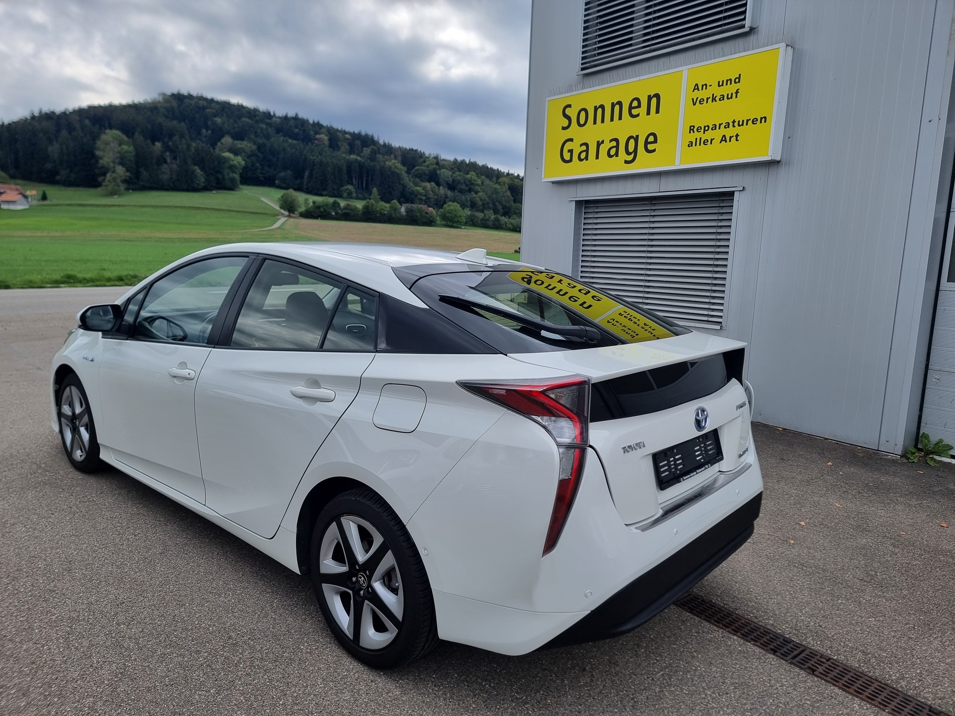 TOYOTA Prius 1.8 VVT-i HSD Sol-image-13