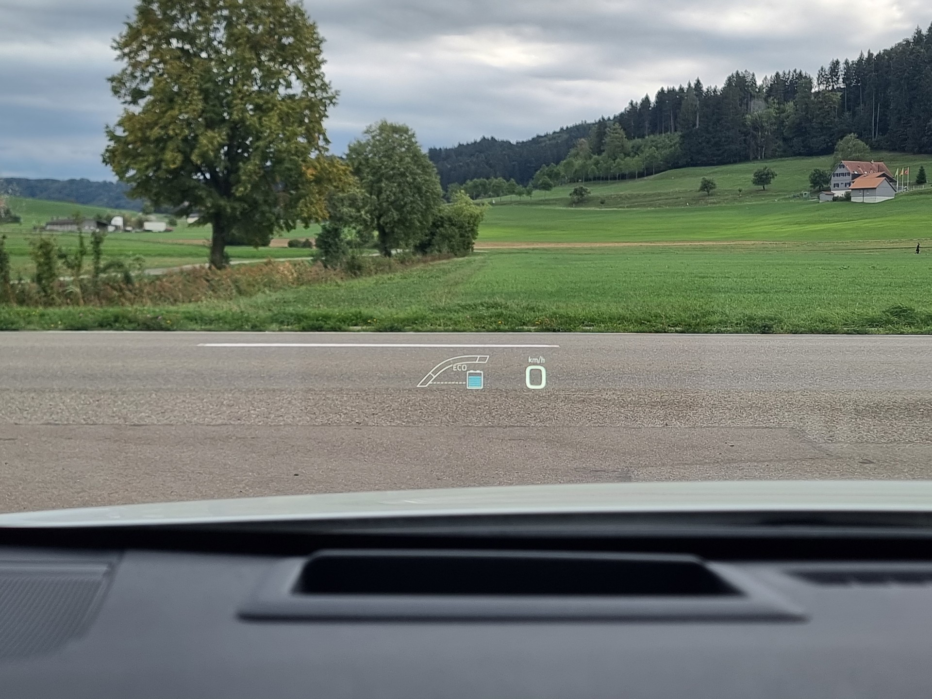TOYOTA Prius 1.8 VVT-i HSD Sol-image-8