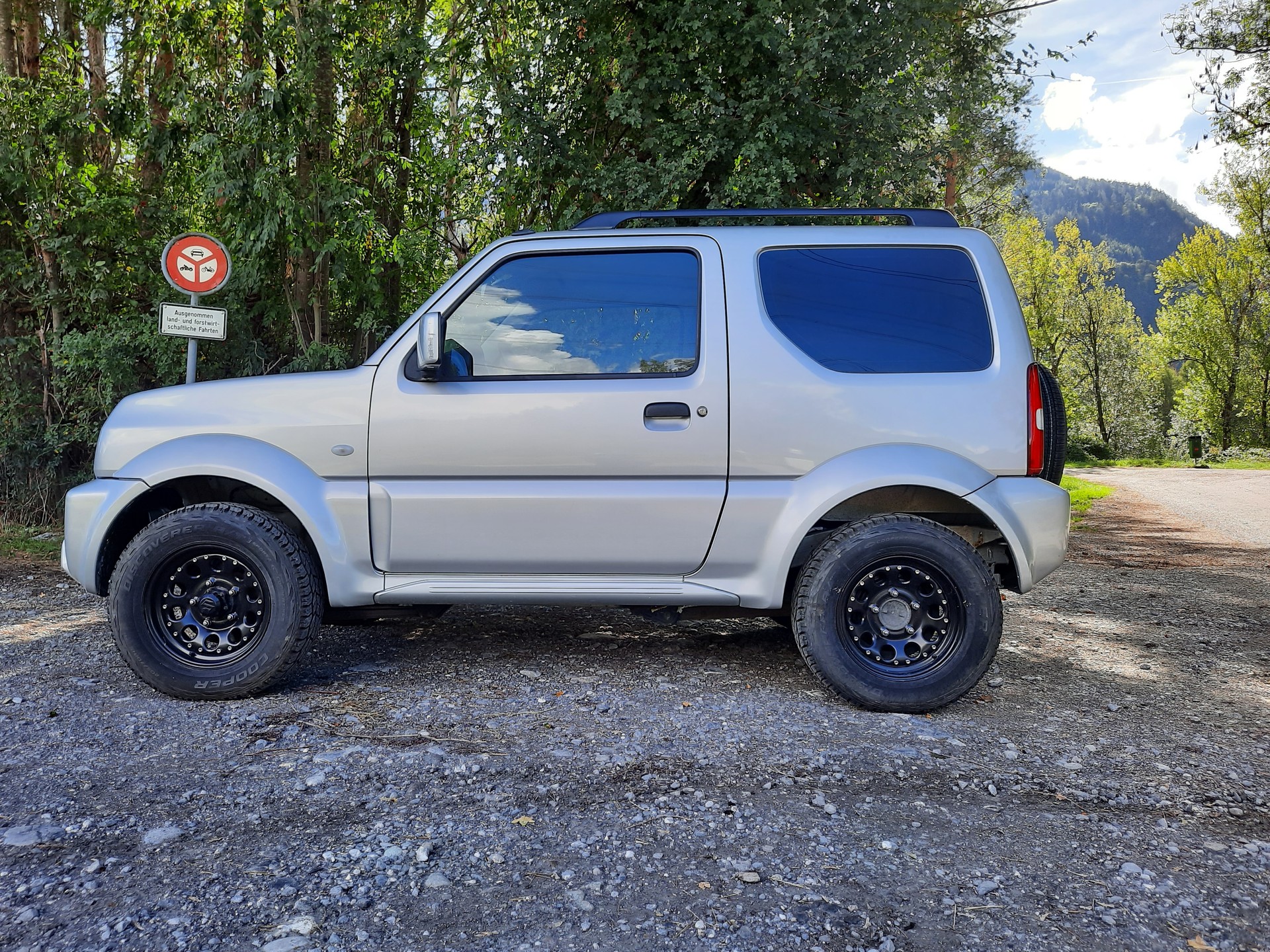 SUZUKI 1.3 4WD Compact+-image-2