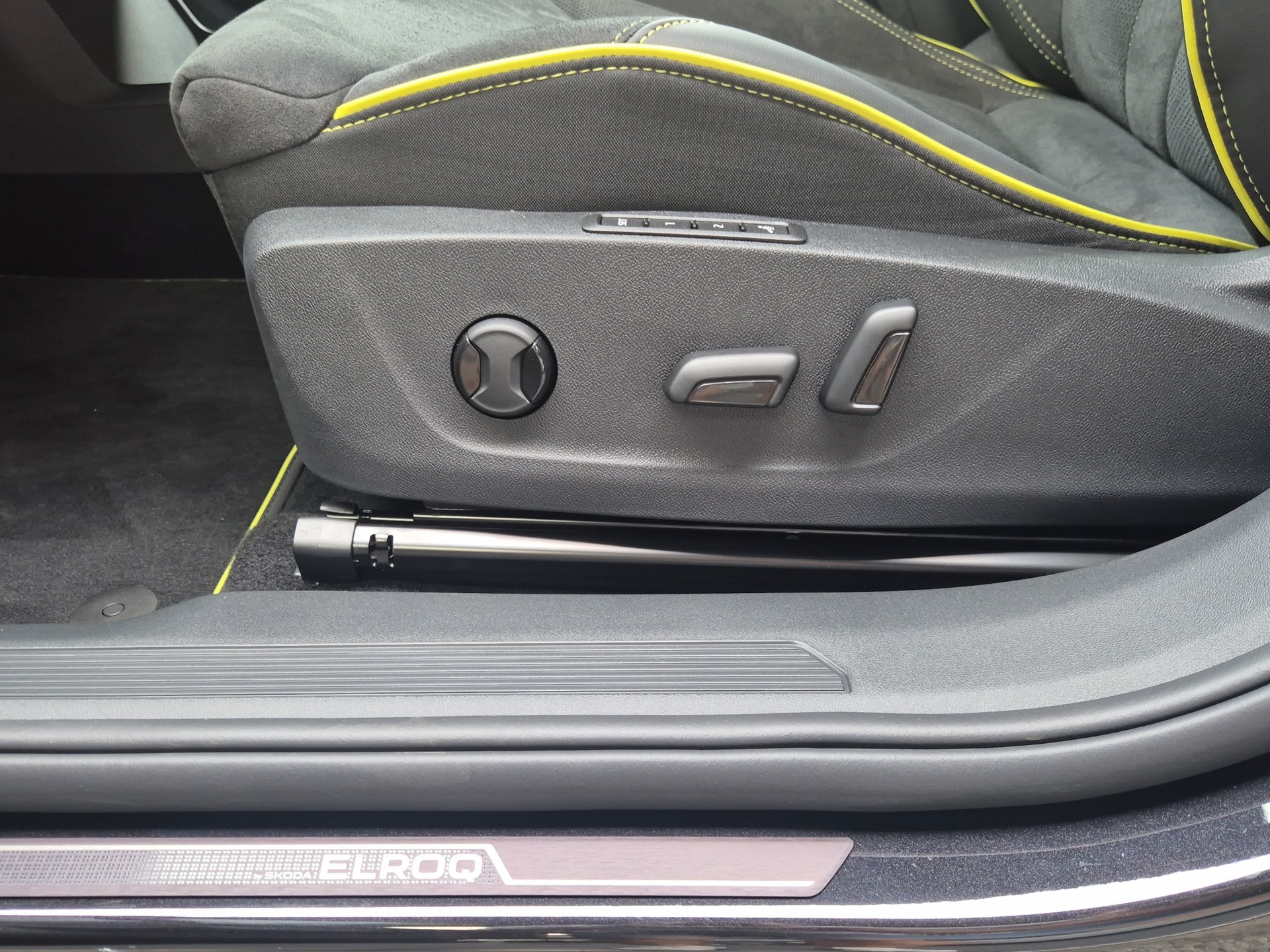 SKODA Elroq RS 4x4-image-9
