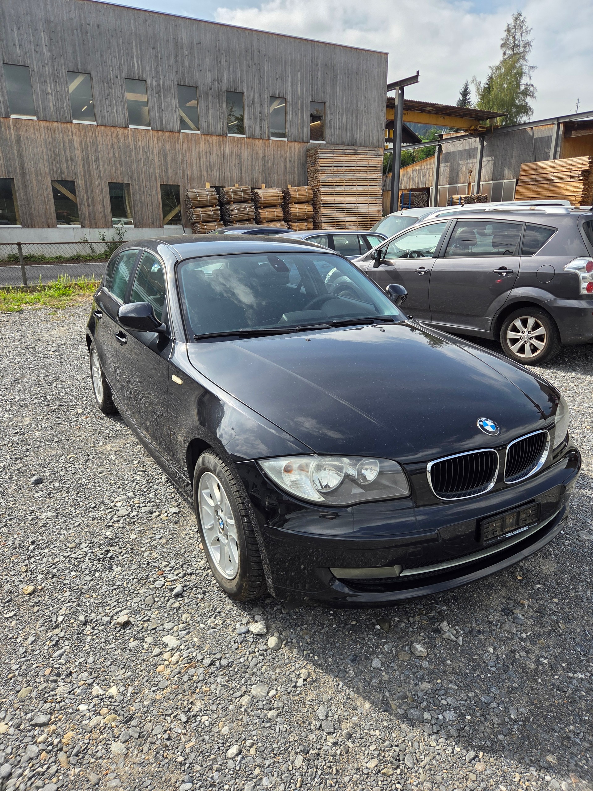 BMW 116i-image-1