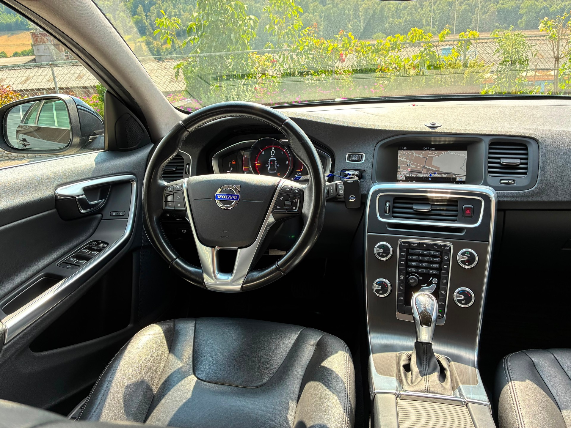 VOLVO 2.0 D4 Momentum S/S-image-3