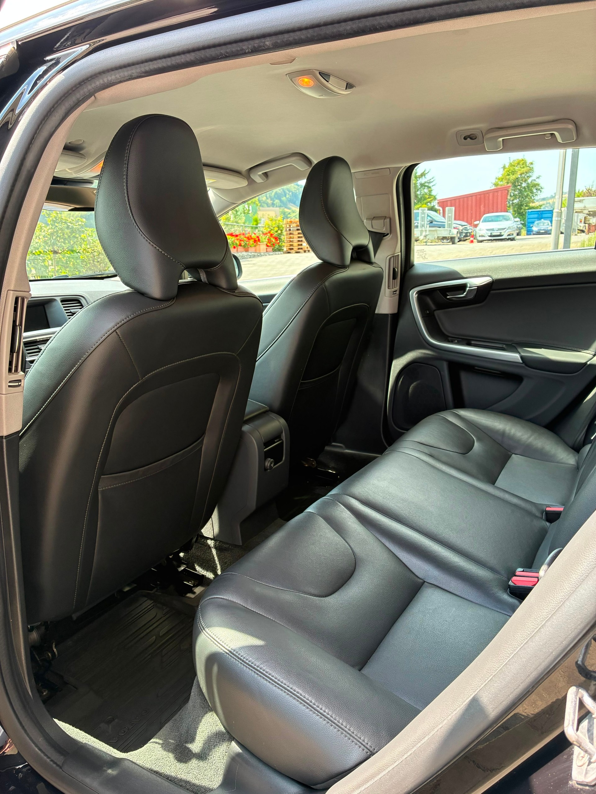 VOLVO 2.0 D4 Momentum S/S-image-5