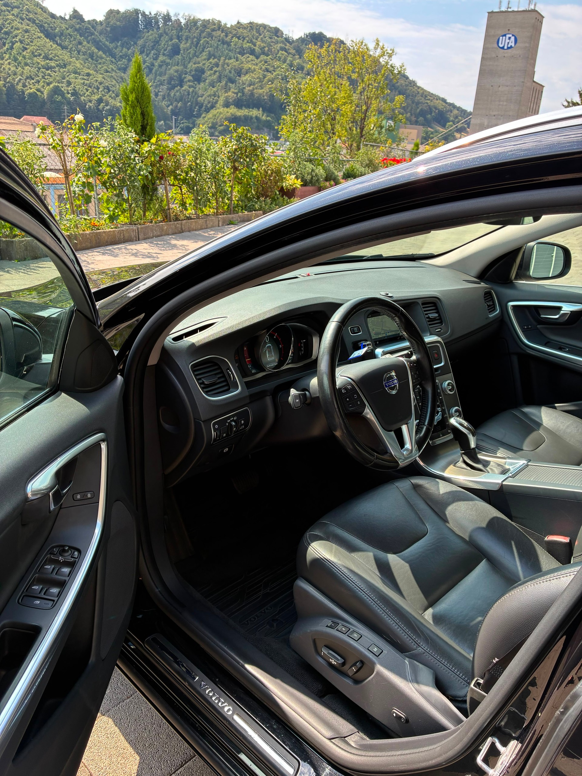 VOLVO 2.0 D4 Momentum S/S-image-4