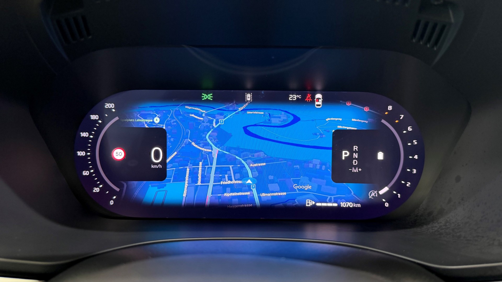 VOLVO XC60 2.0 B5 MH Plus Dark AWD-image-11