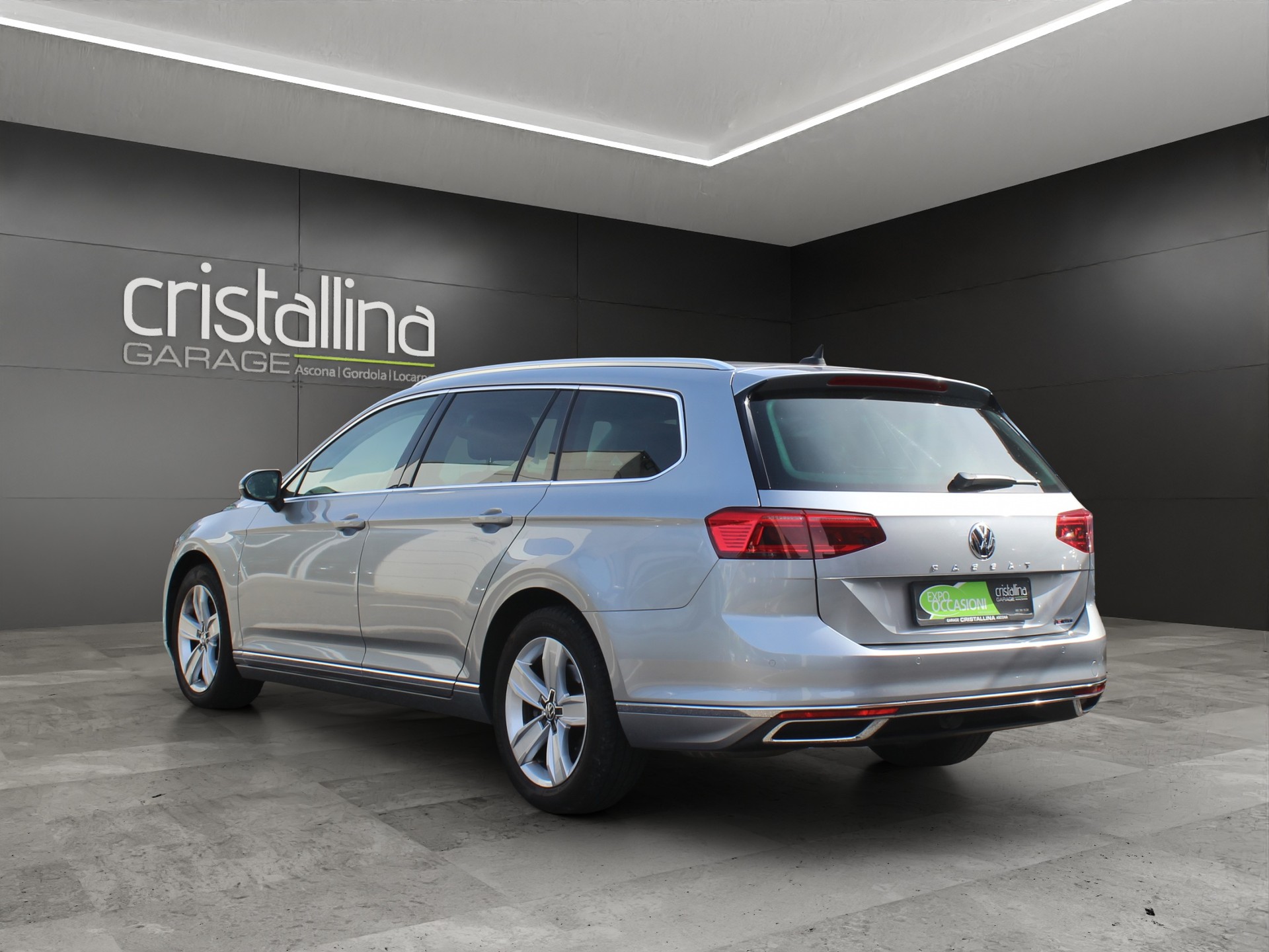 VW Passat Variant 2.0 TDI 190 Elegance DSG 4m-image-2