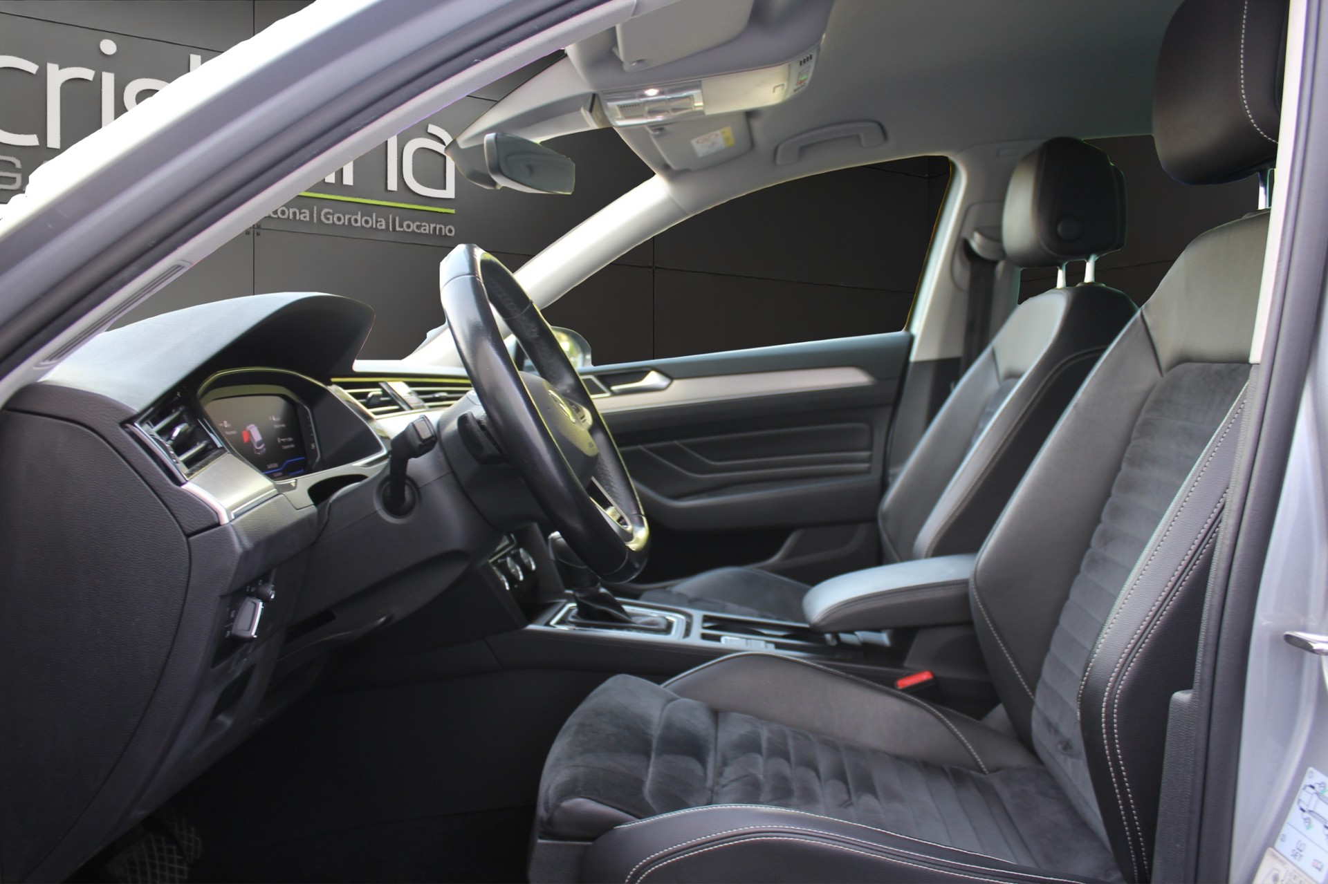 VW Passat Variant 2.0 TDI 190 Elegance DSG 4m-image-6