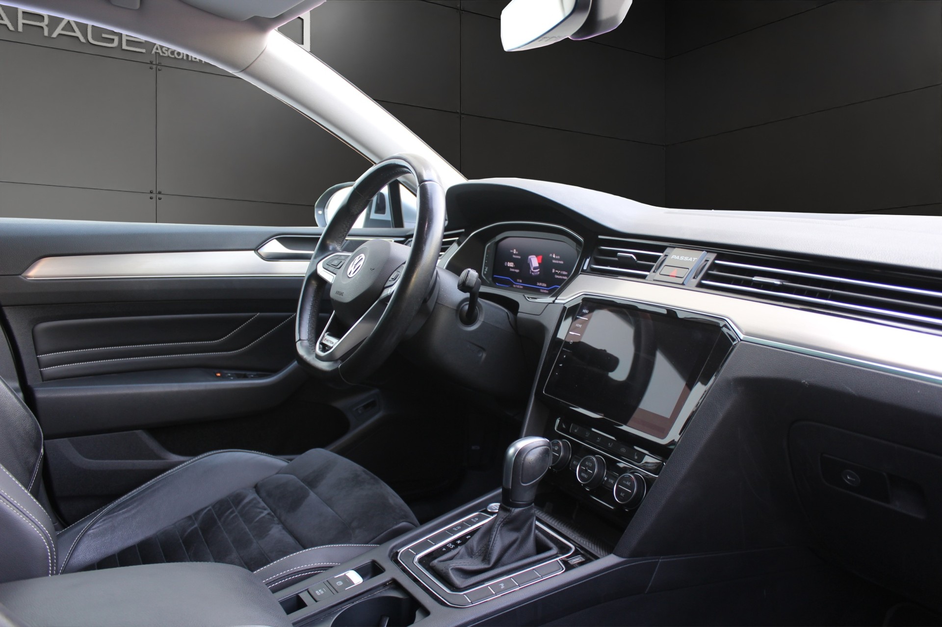 VW Passat Variant 2.0 TDI 190 Elegance DSG 4m-image-8