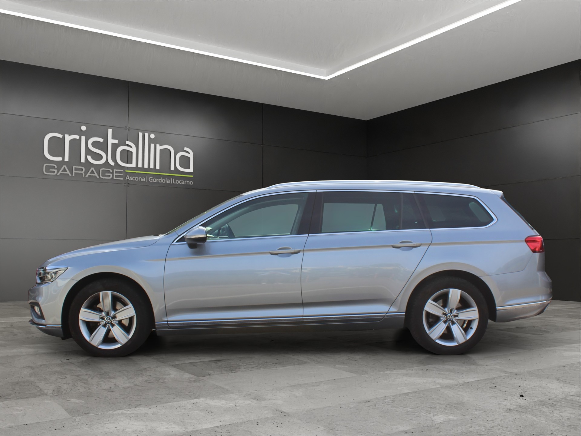 VW Passat Variant 2.0 TDI 190 Elegance DSG 4m-image-1