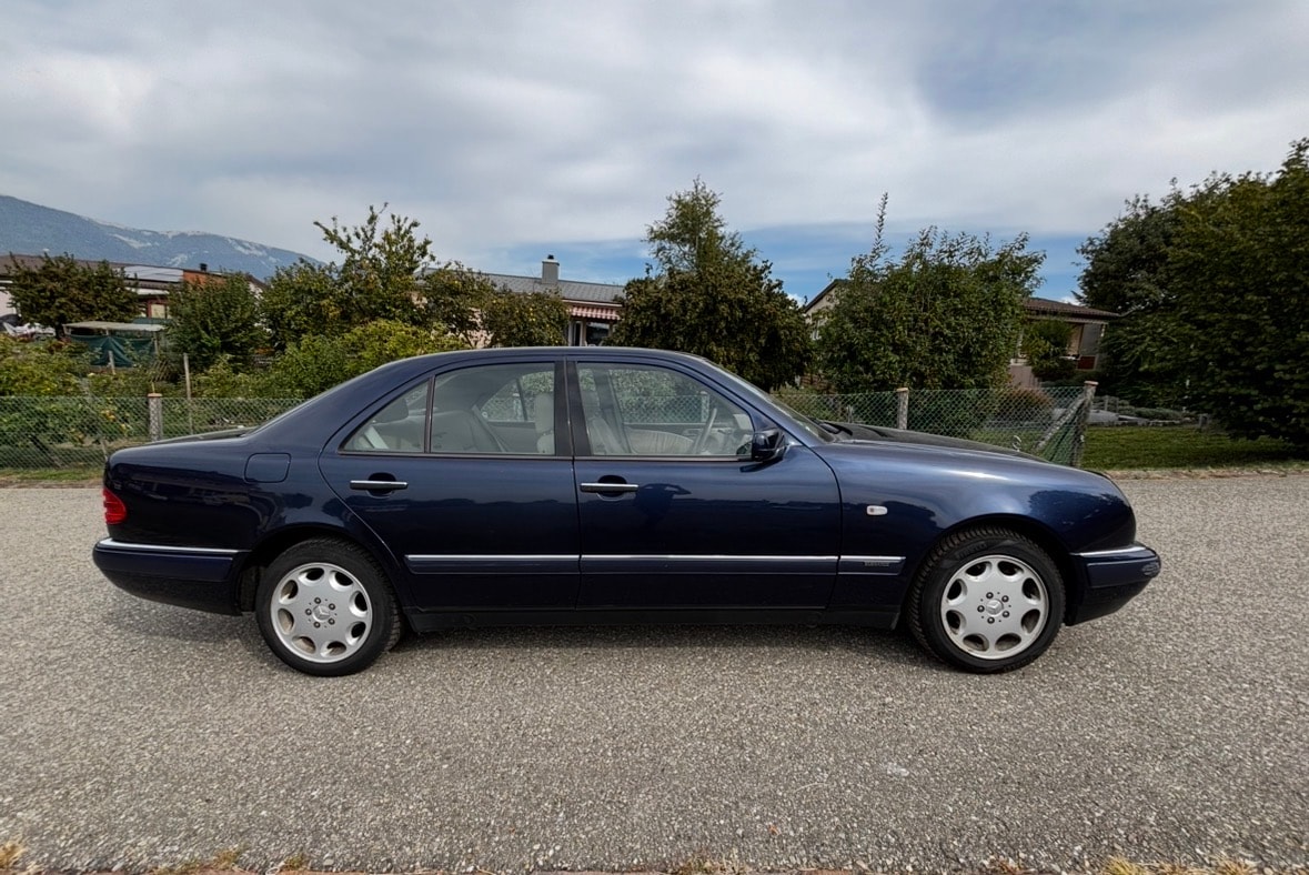 MERCEDES-BENZ E 320 Elégance Automatic-image-3