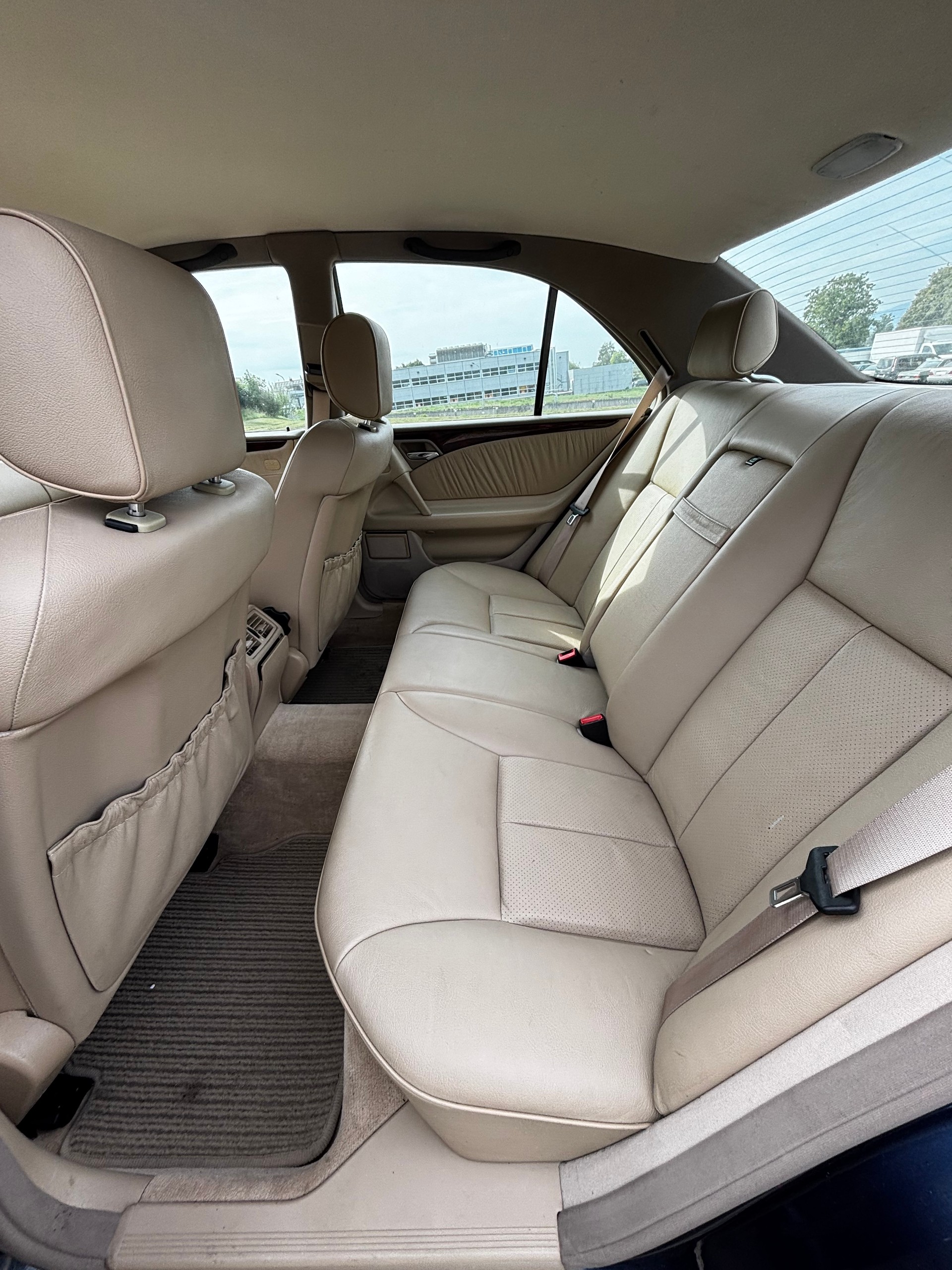 MERCEDES-BENZ E 320 Elégance Automatic-image-13