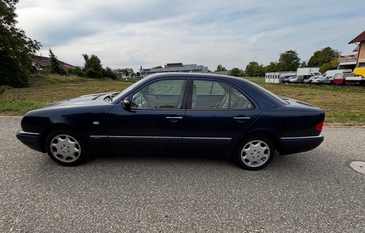 MERCEDES-BENZ E 320 Elégance Automatic-image-2