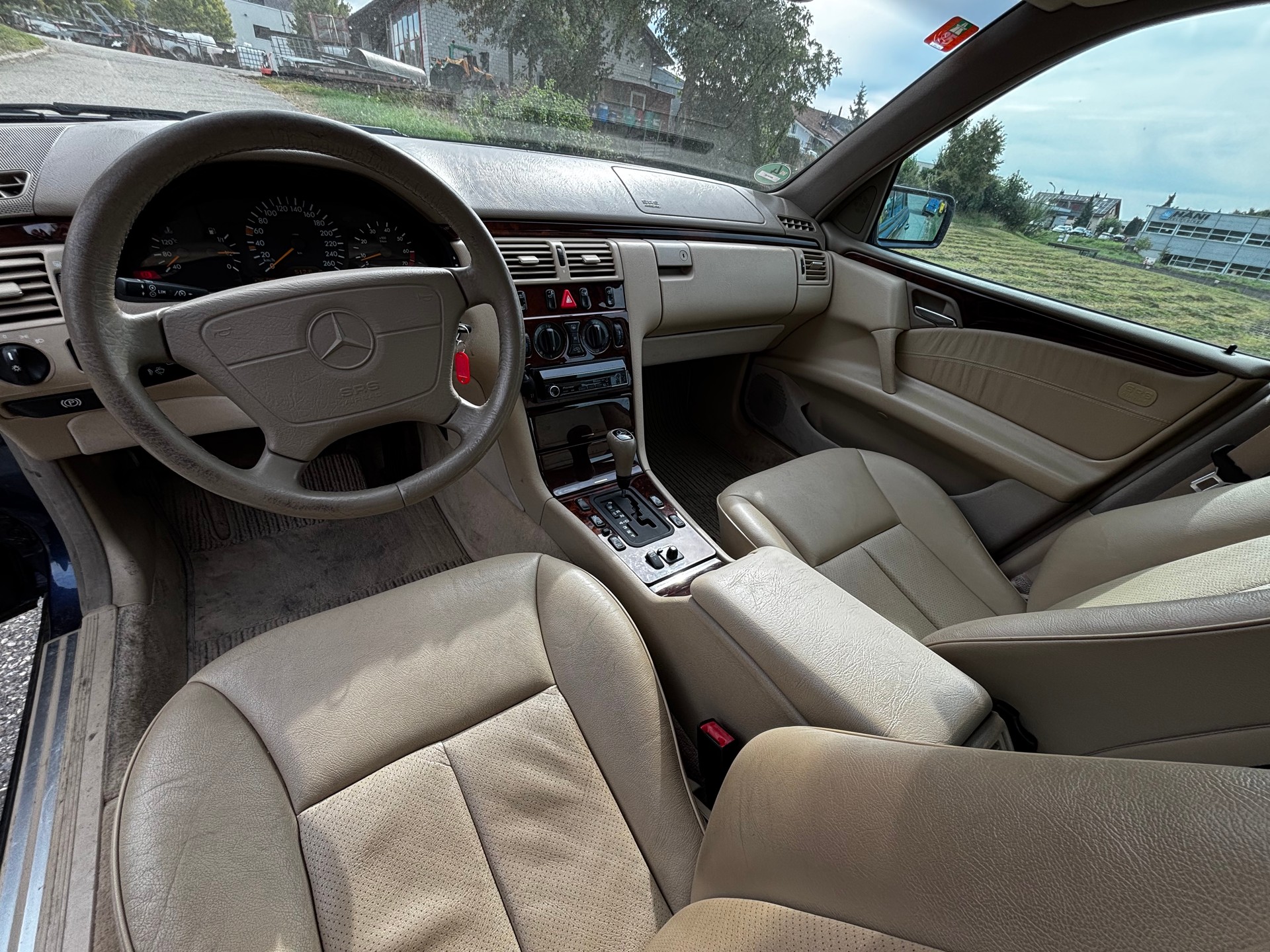 MERCEDES-BENZ E 320 Elégance Automatic-image-10
